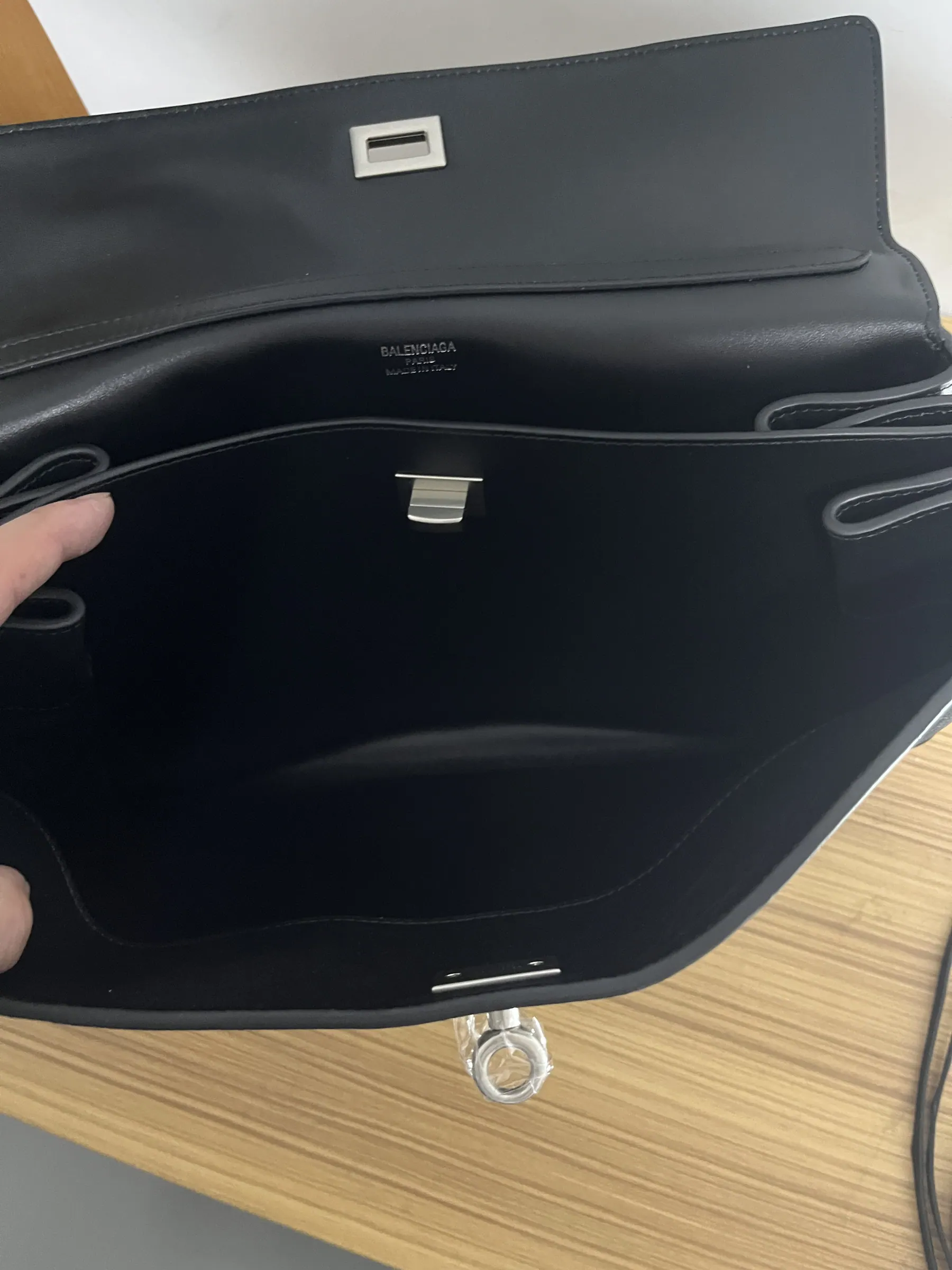 Balenciaga Rodeo 中号 35x23.3x10.9cm