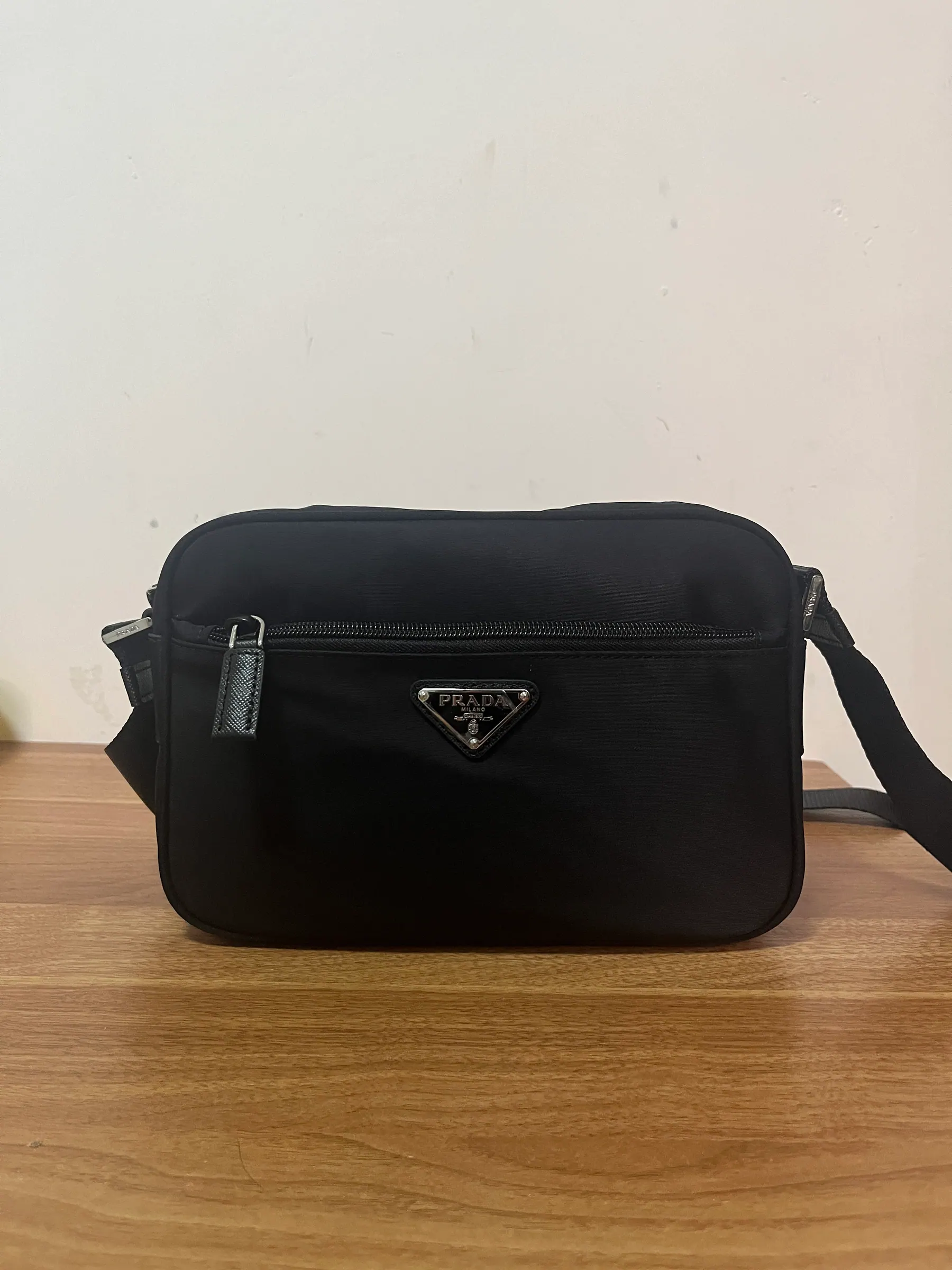 普拉达 Re-Nylon 长方形单肩包 1BC167