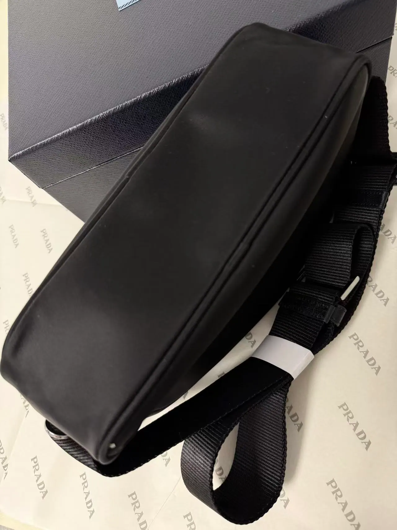 普拉达 Re-Nylon 长方形单肩包 1BC167