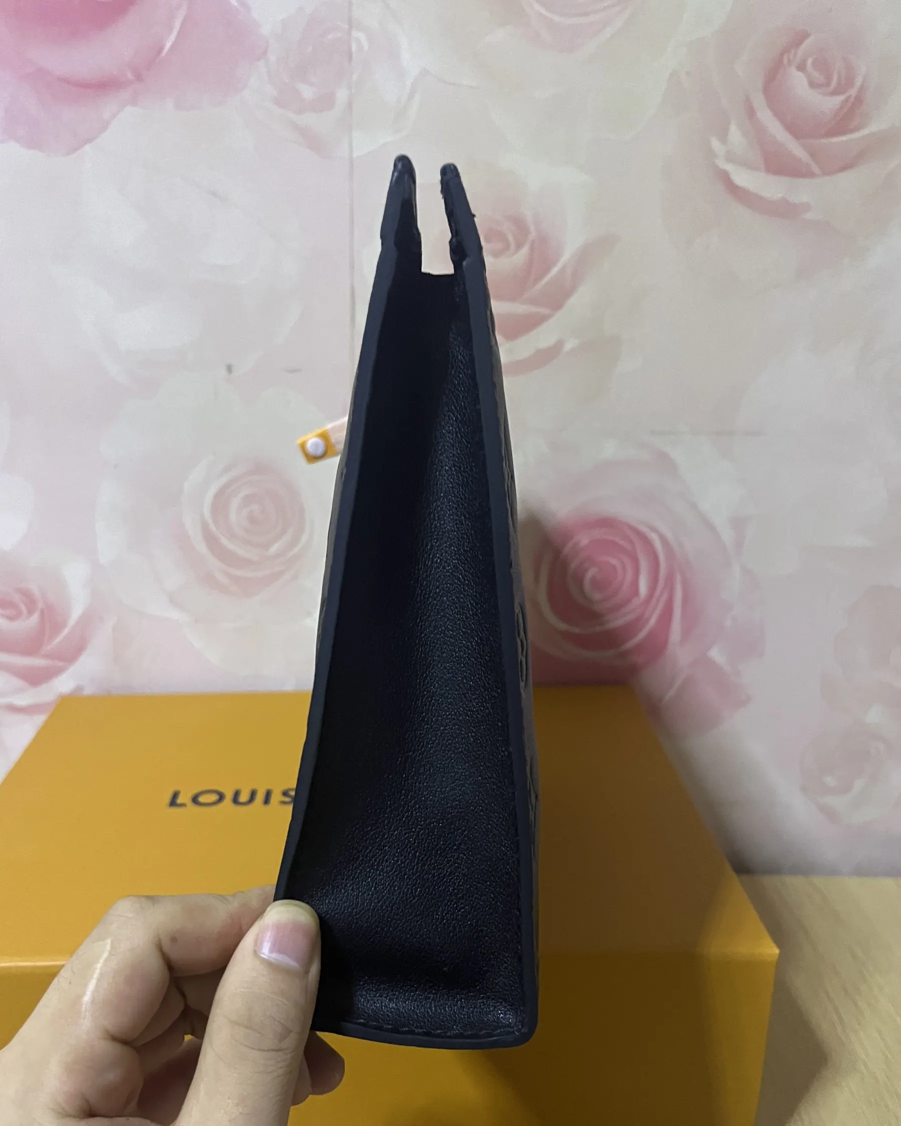 路易威登 Pochette To Go 中号手拿包 M61692 27 x 21 x 6cm