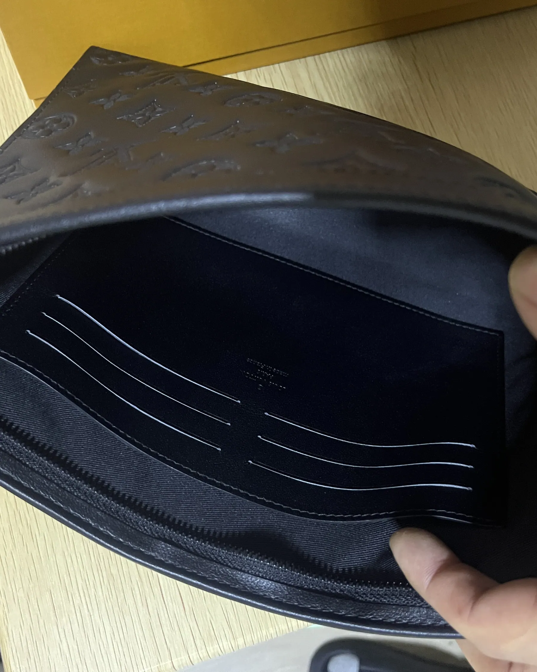 路易威登 Pochette To Go 中号手拿包 M61692 27 x 21 x 6cm