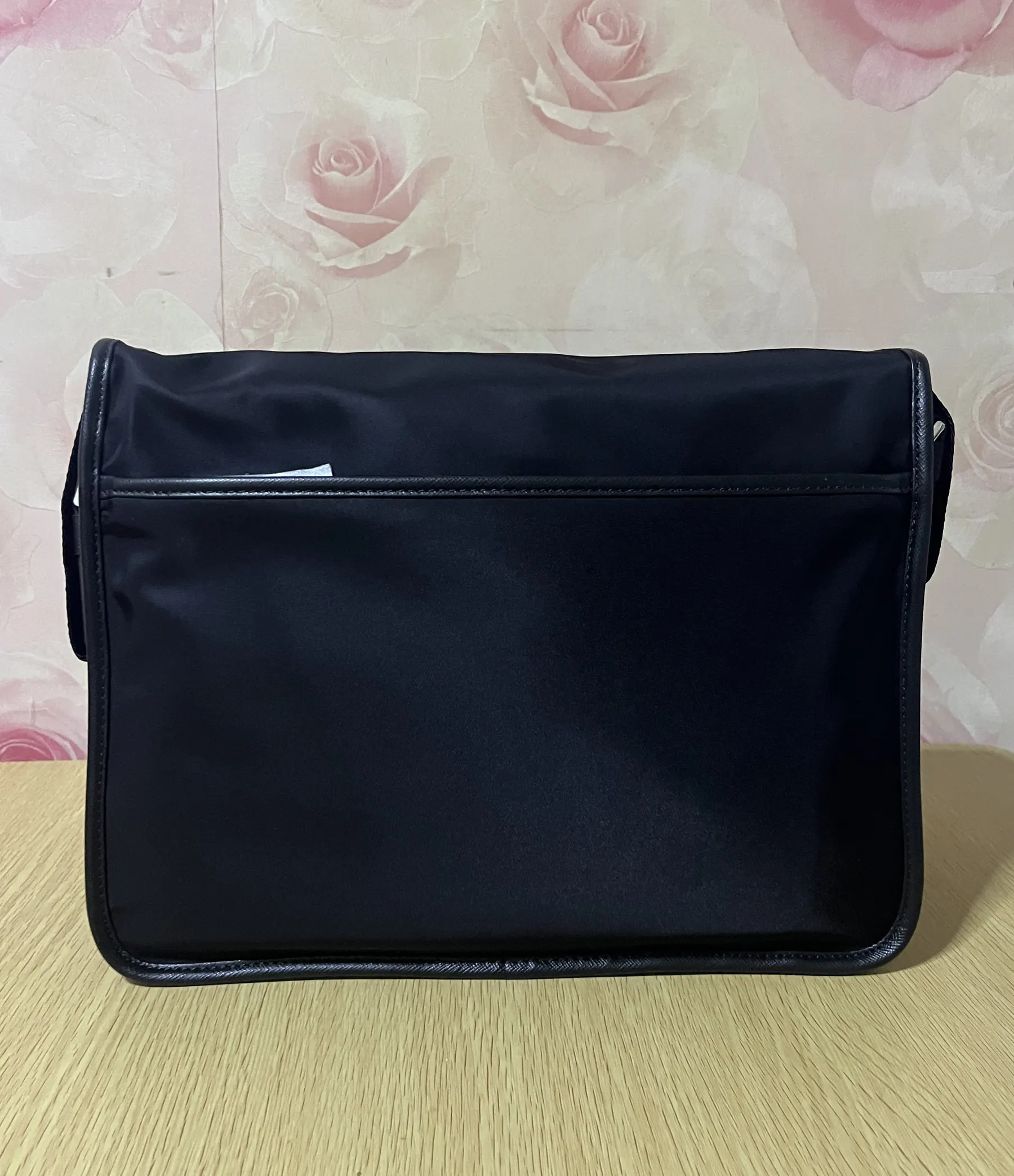 Prada Re-Nylon Saffiano 单肩包 2VD768 32x24x12cm