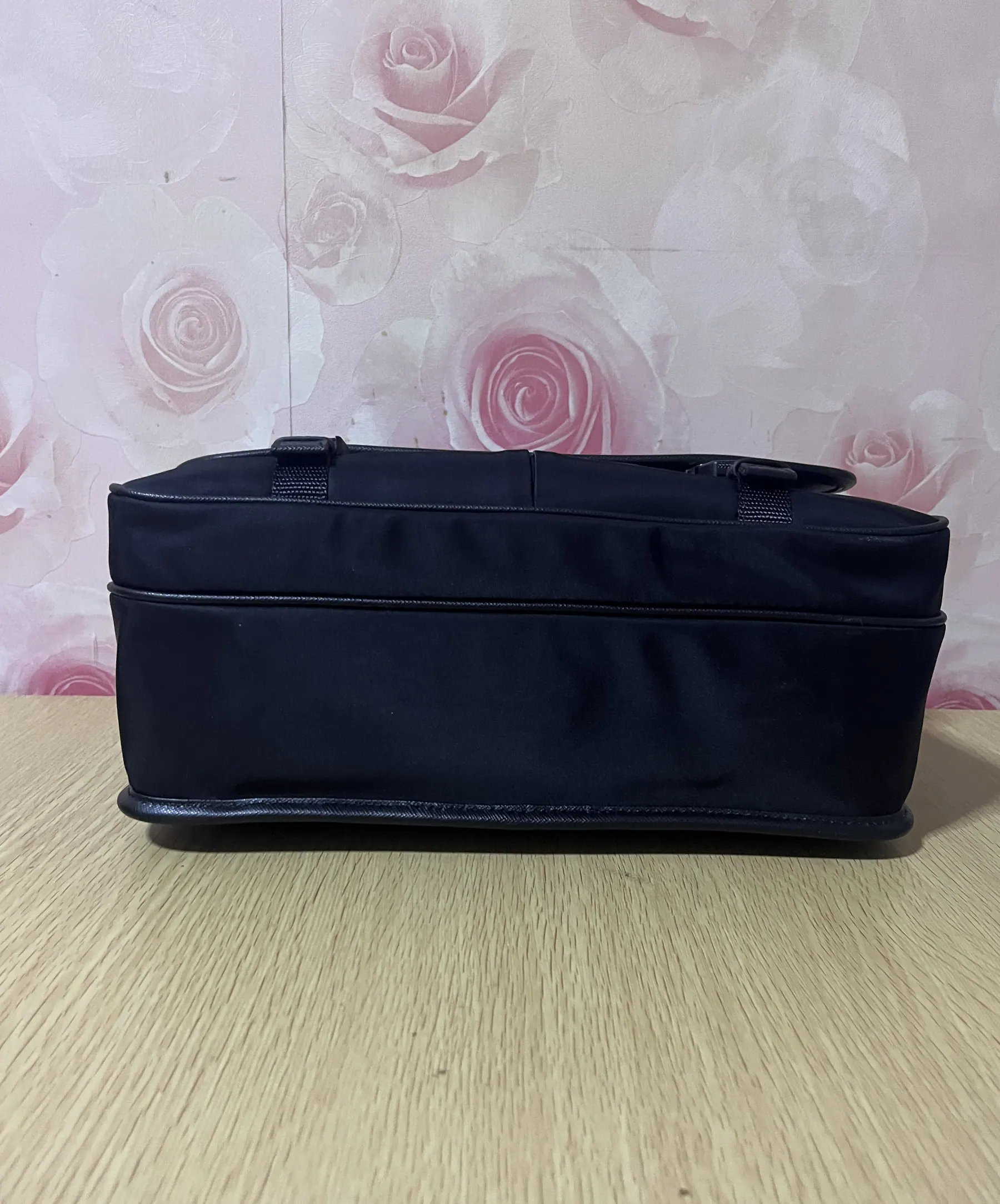 Prada Re-Nylon Saffiano 单肩包 2VD768 32x24x12cm