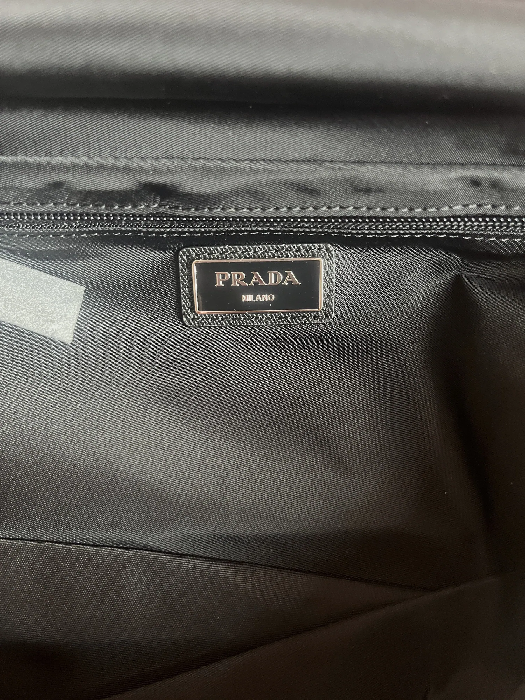 普拉达 Re-Nylon Saffiano 皮革摩托车包 2VH994 27x15.5x14cm