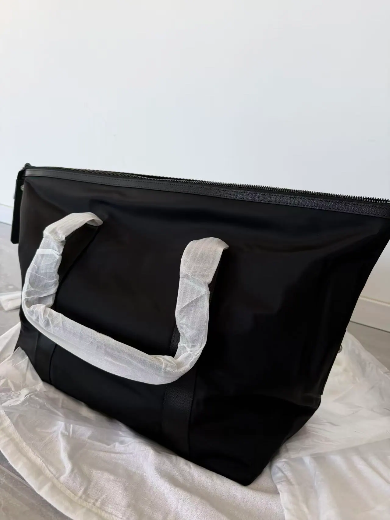 Prada 标志 Re-Nylon 2VC796 45*40*24cm