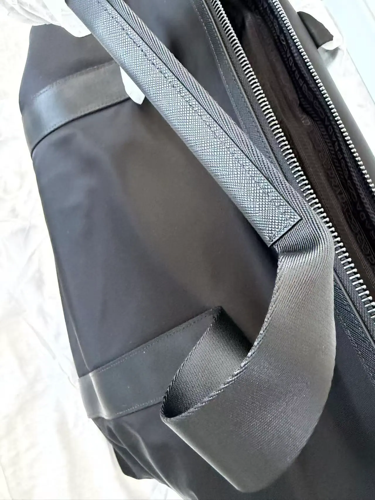 Prada 标志 Re-Nylon 2VC796 45*40*24cm