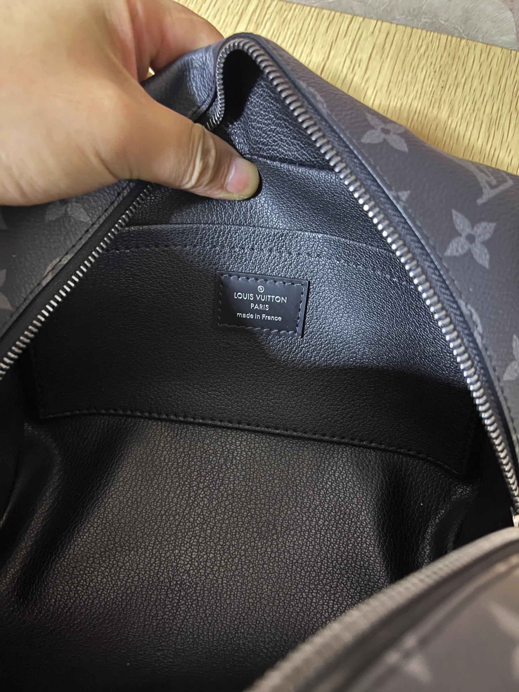 路易威登 Toiletry 盥洗包 Locker Dopp Kit M83113 13 x 12 x 23 cm