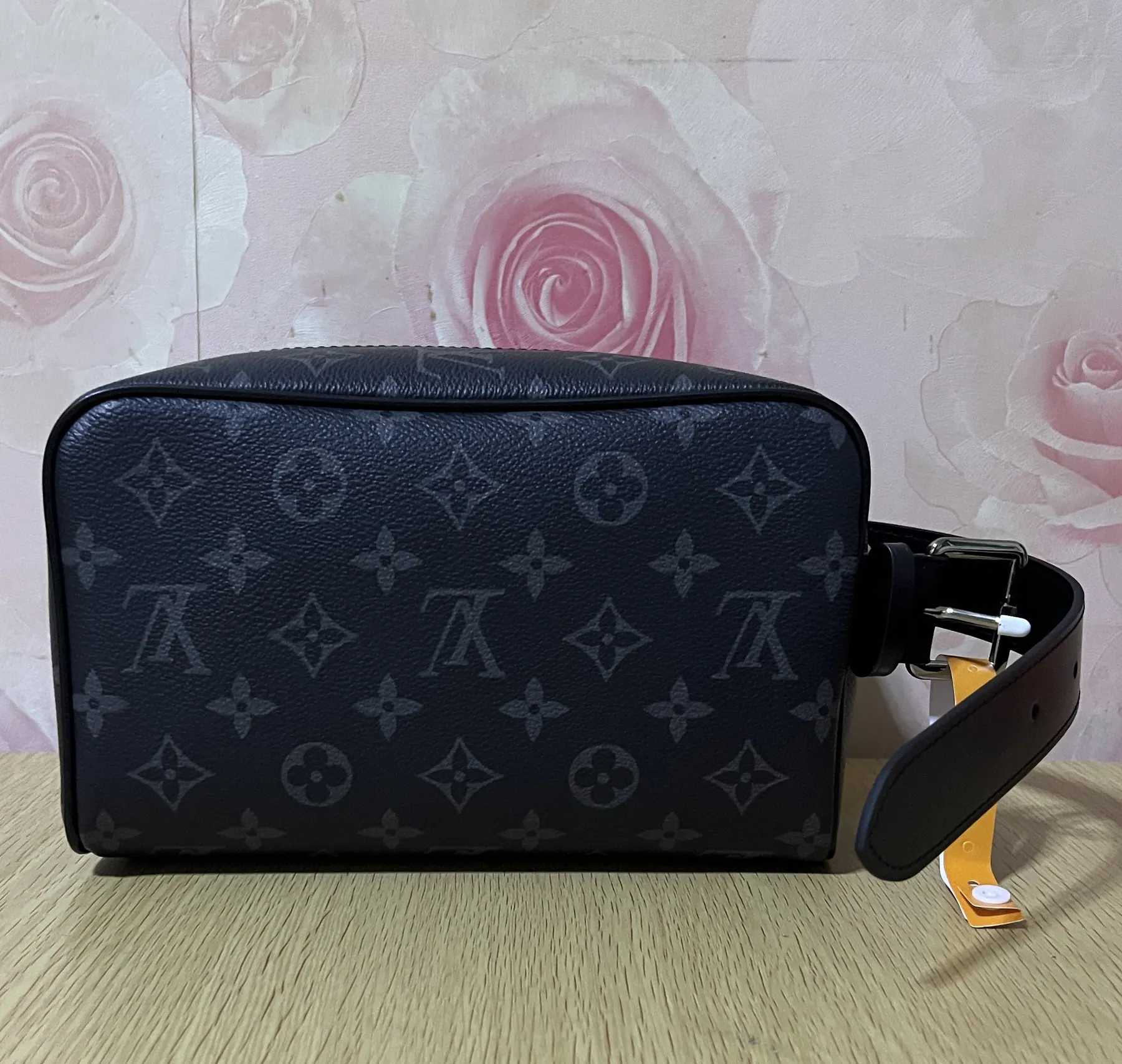 路易威登 Toiletry 盥洗包 Locker Dopp Kit M83113 13 x 12 x 23 cm