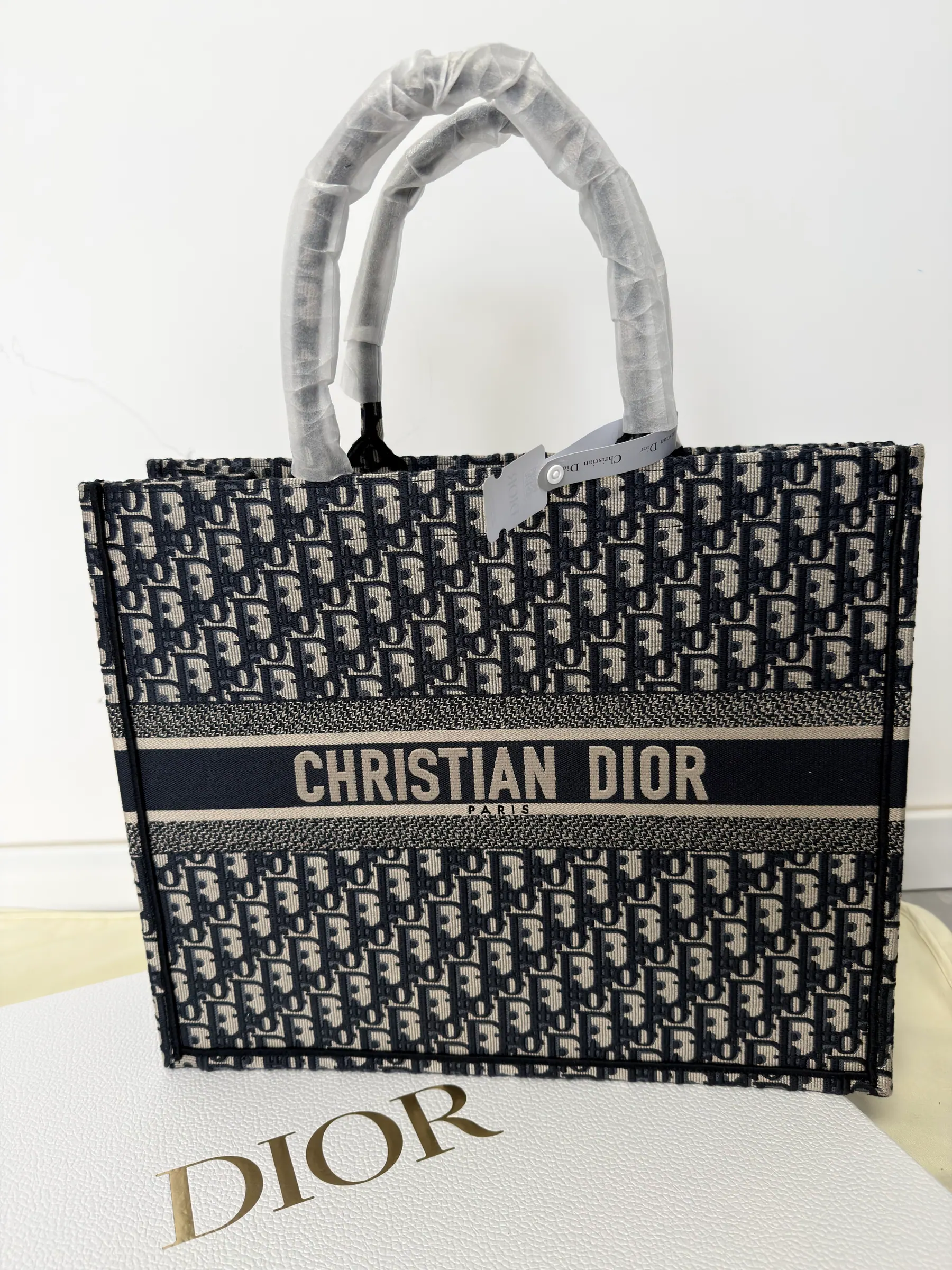 大型 Dior Book Tote M1286ZRIW_M828 42 x 35 x 18.5 cm