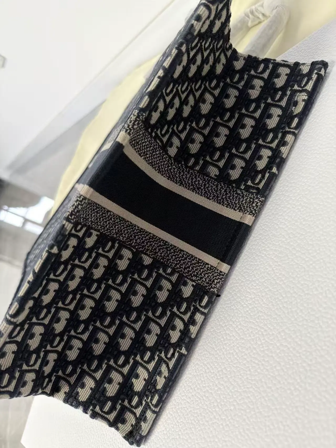 大型 Dior Book Tote M1286ZRIW_M828 42 x 35 x 18.5 cm