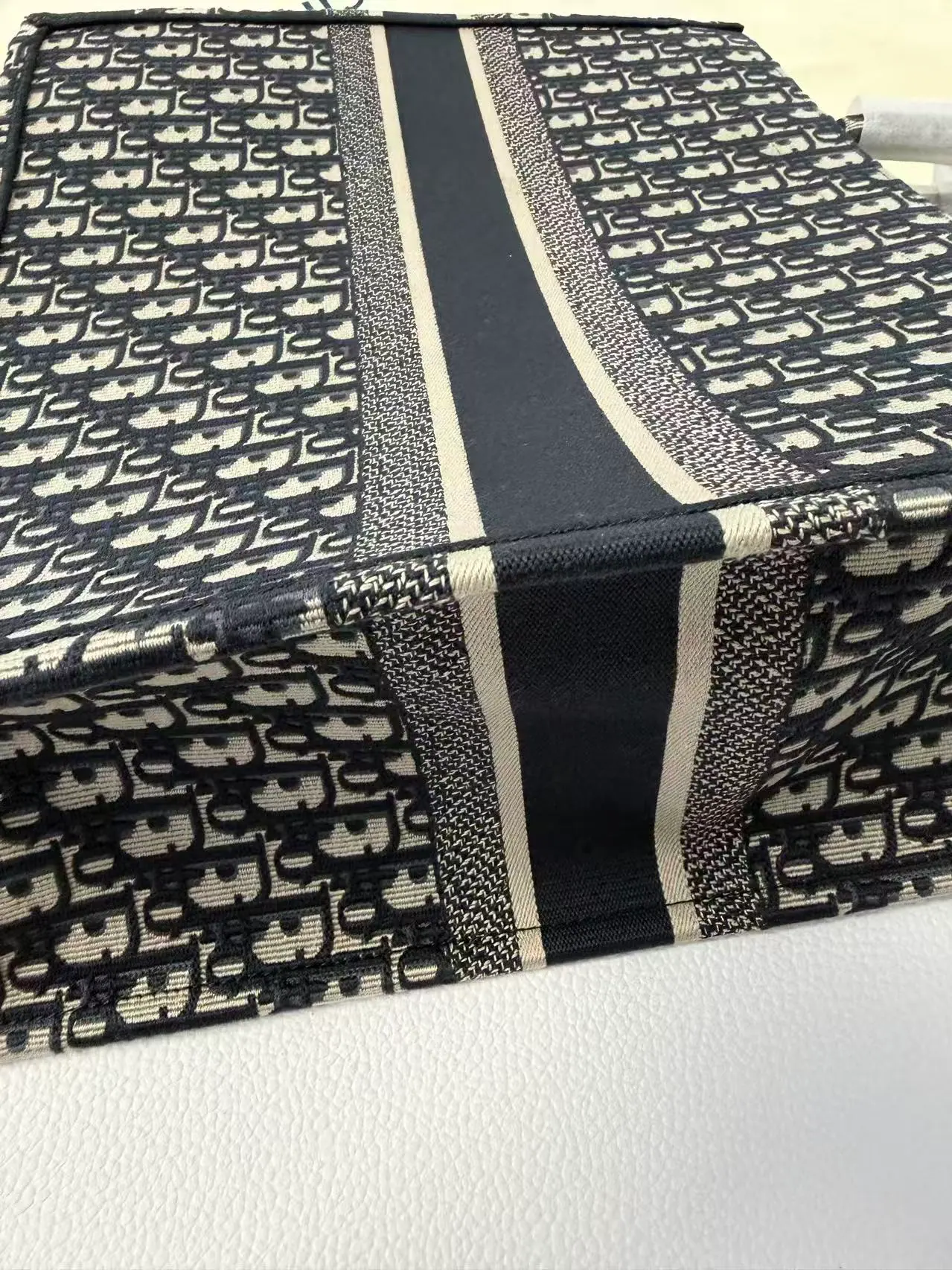 大型 Dior Book Tote M1286ZRIW_M828 42 x 35 x 18.5 cm