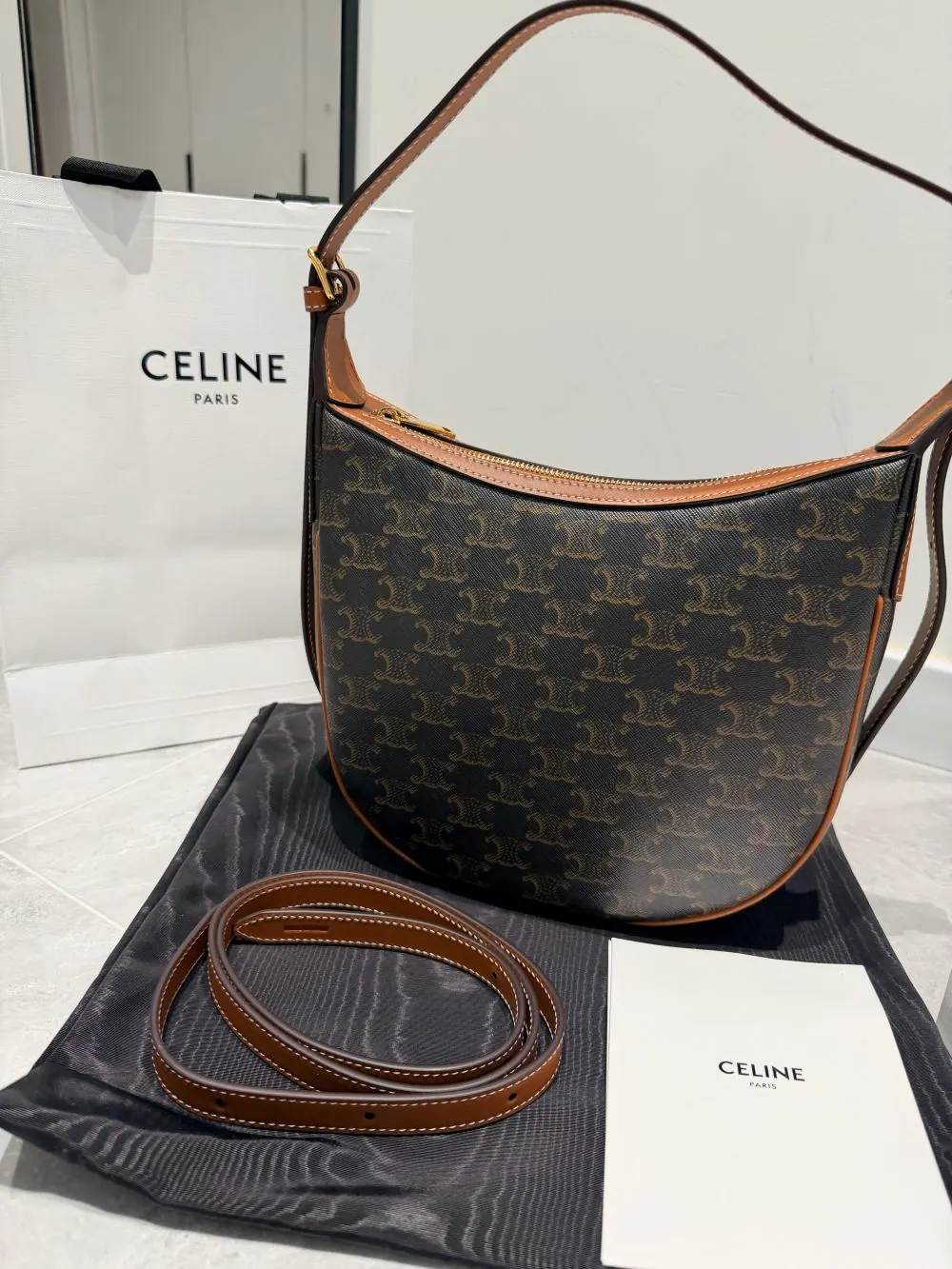 Celine 小号 Eloise Triomphe 包｜单肩包 24 x 21 x 7cm