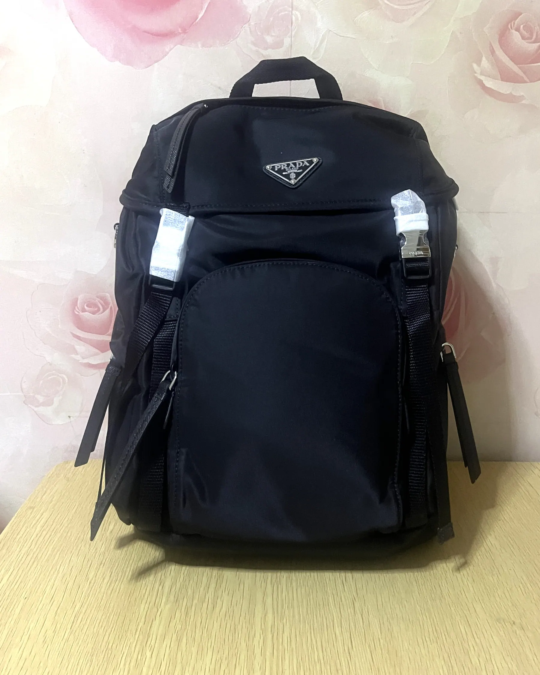 普拉达 Re-Nylon 双肩包 1BZ039 25x34.5x15.5cm