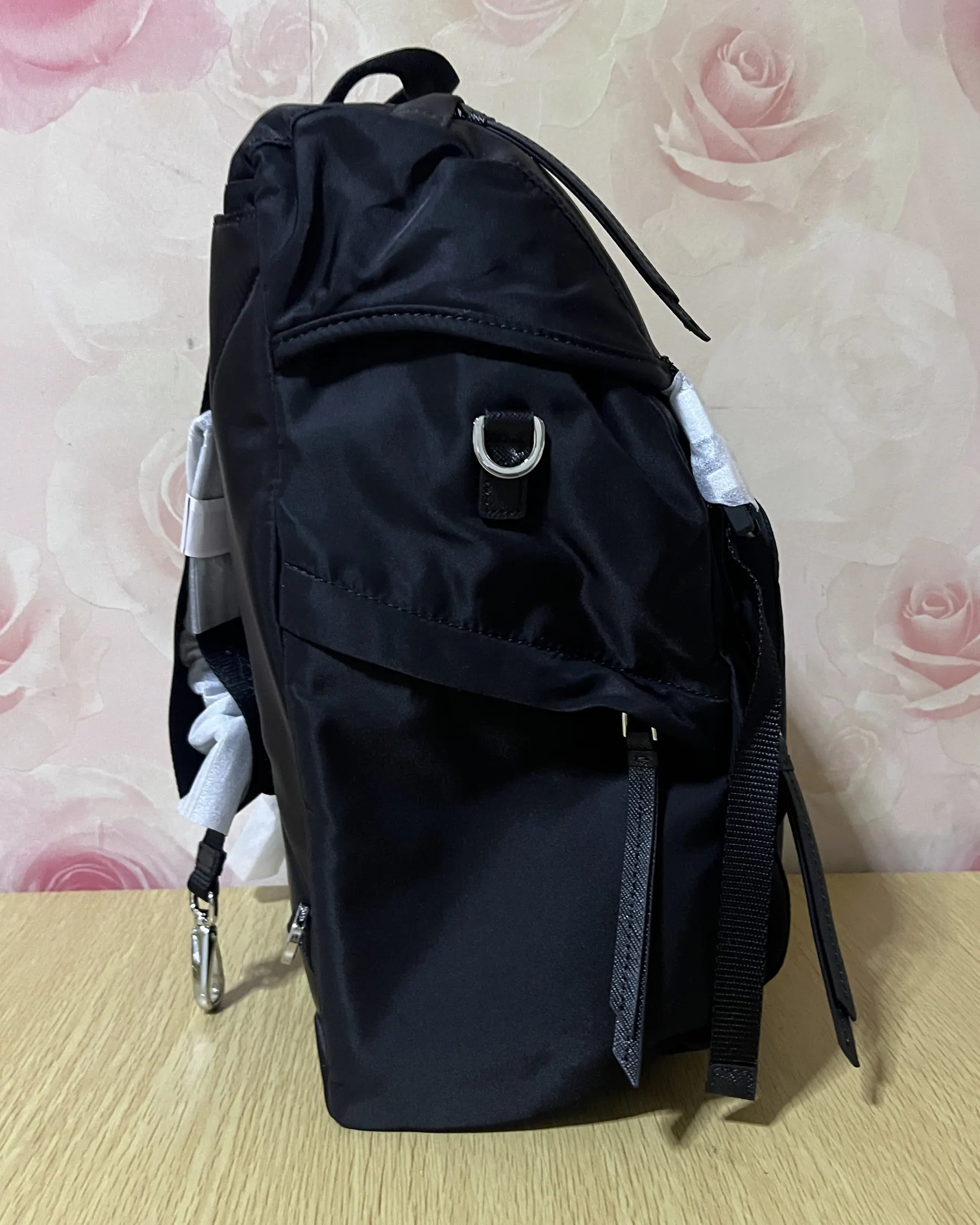 普拉达 Re-Nylon 双肩包 1BZ039 25x34.5x15.5cm