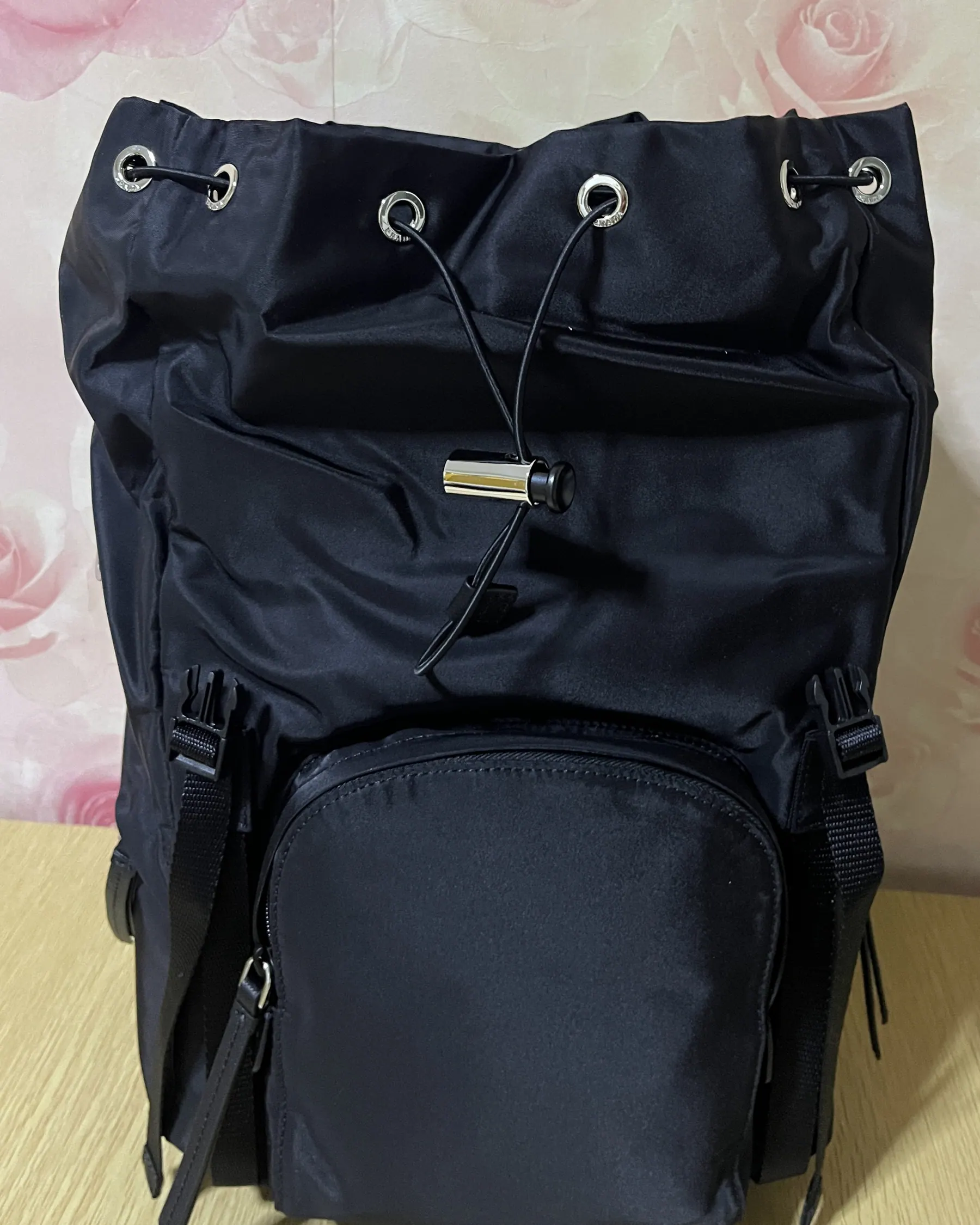 普拉达 Re-Nylon 双肩包 1BZ039 25x34.5x15.5cm