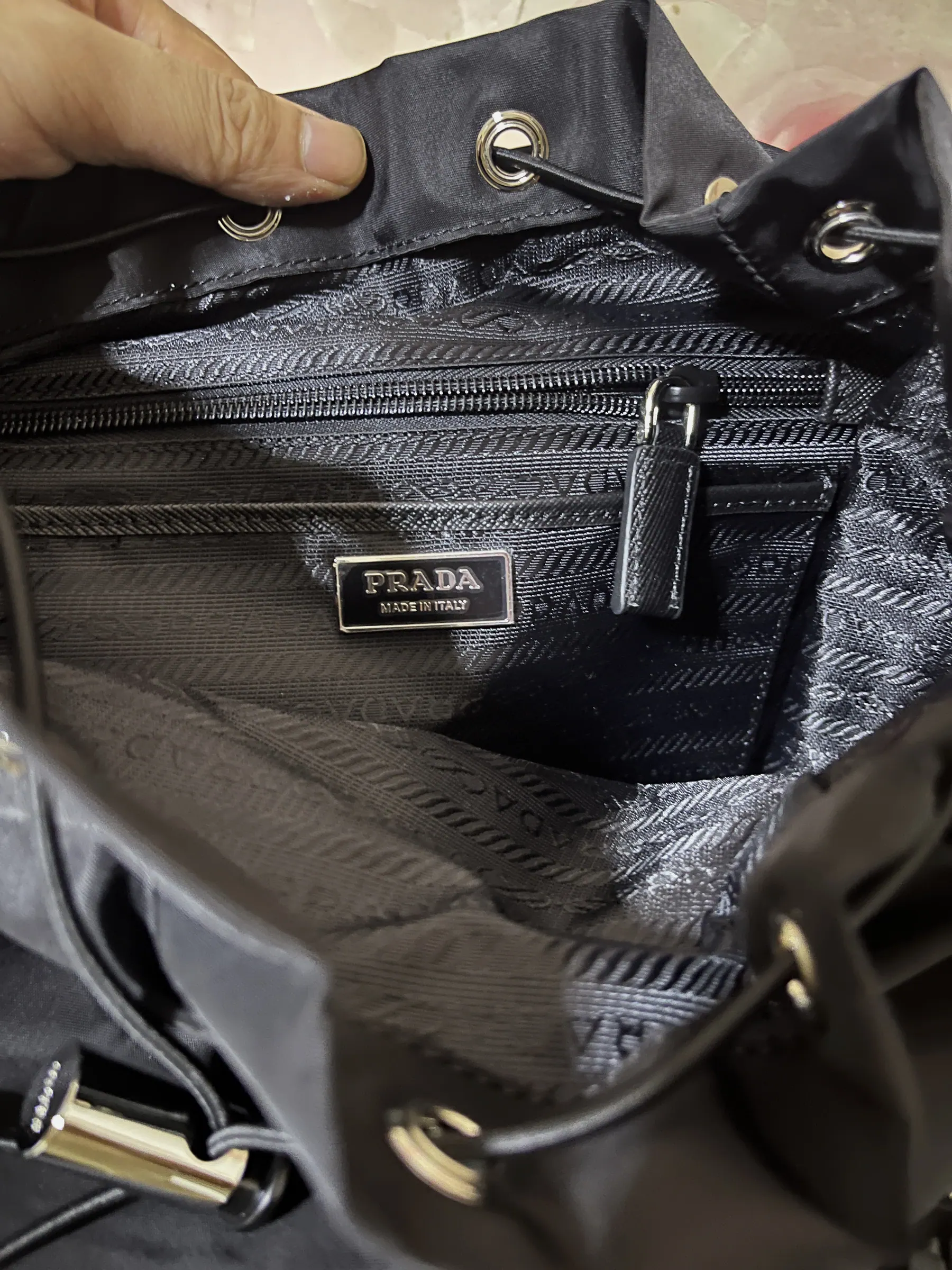 普拉达 Re-Nylon 双肩包 1BZ039 25x34.5x15.5cm