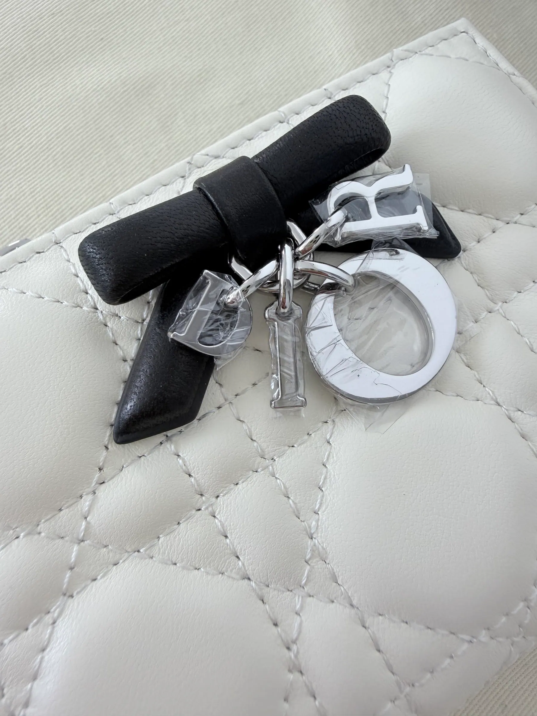 迪奥爱恋 Lady Dior 紫藤色钱包