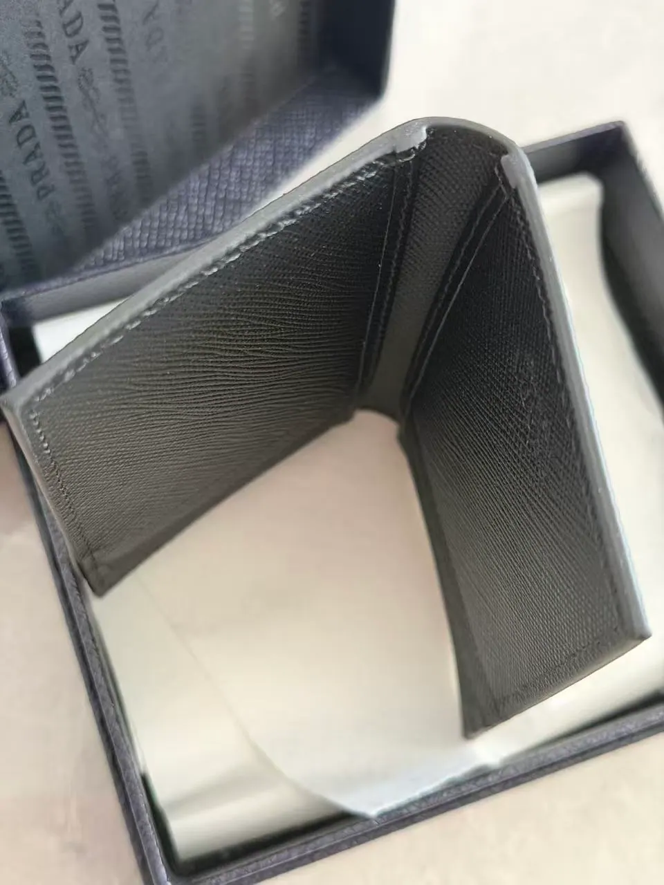 普拉达 Saffiano 皮革卡包 2MC101 11X7cm