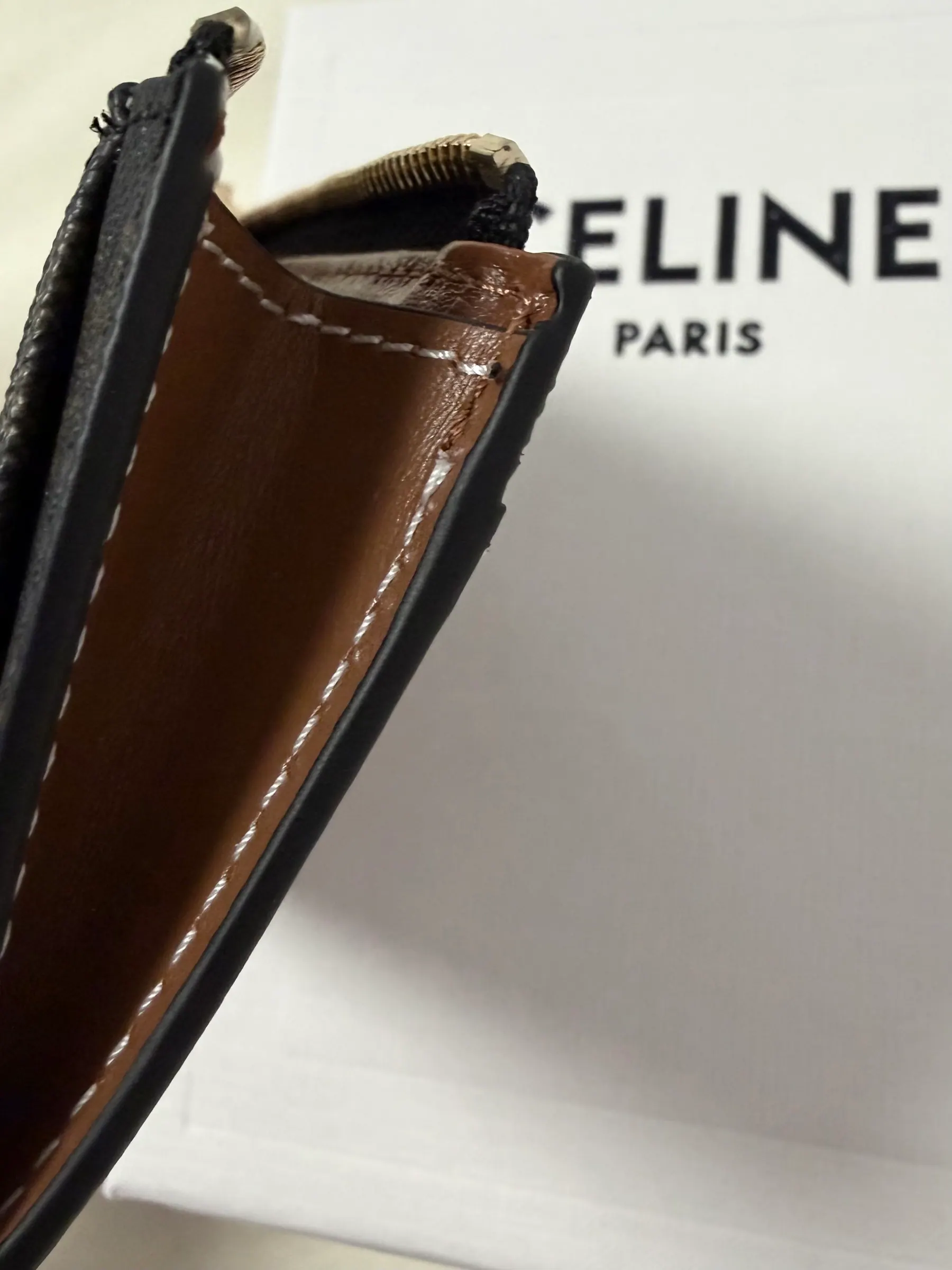Celine Triomphe 帆布 & 小羊皮拉链卡包 棕褐色