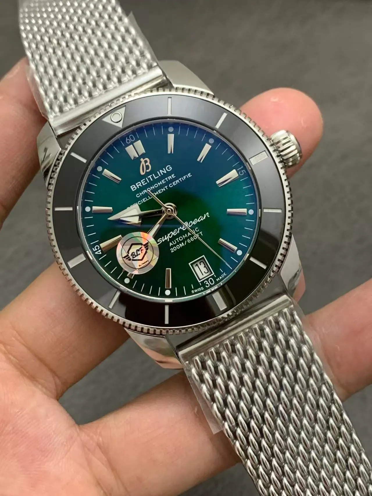 BLS l 2824 cal B31 l 42 mm l 百年灵超级海洋文化系列 B31