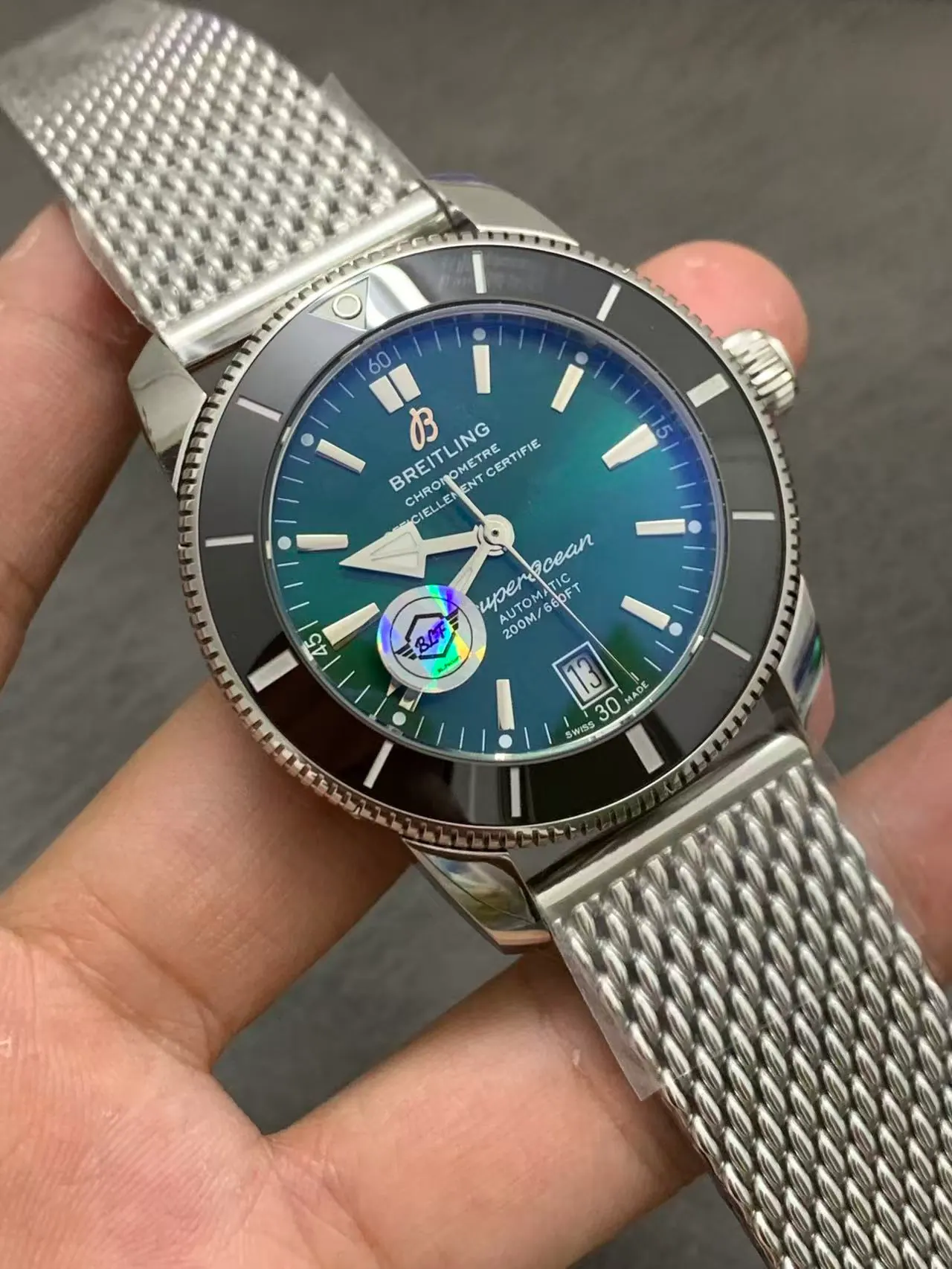 BLS l 2824 cal B31 l 42 mm l 百年灵超级海洋文化系列 B31