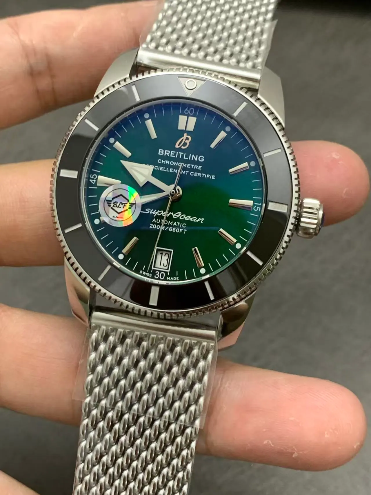 BLS l 2824 cal B31 l 42 mm l 百年灵超级海洋文化系列 B31