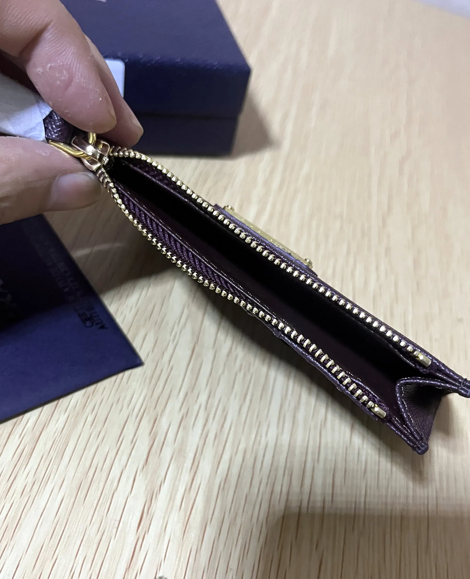 Prada Saffiano 皮革卡包