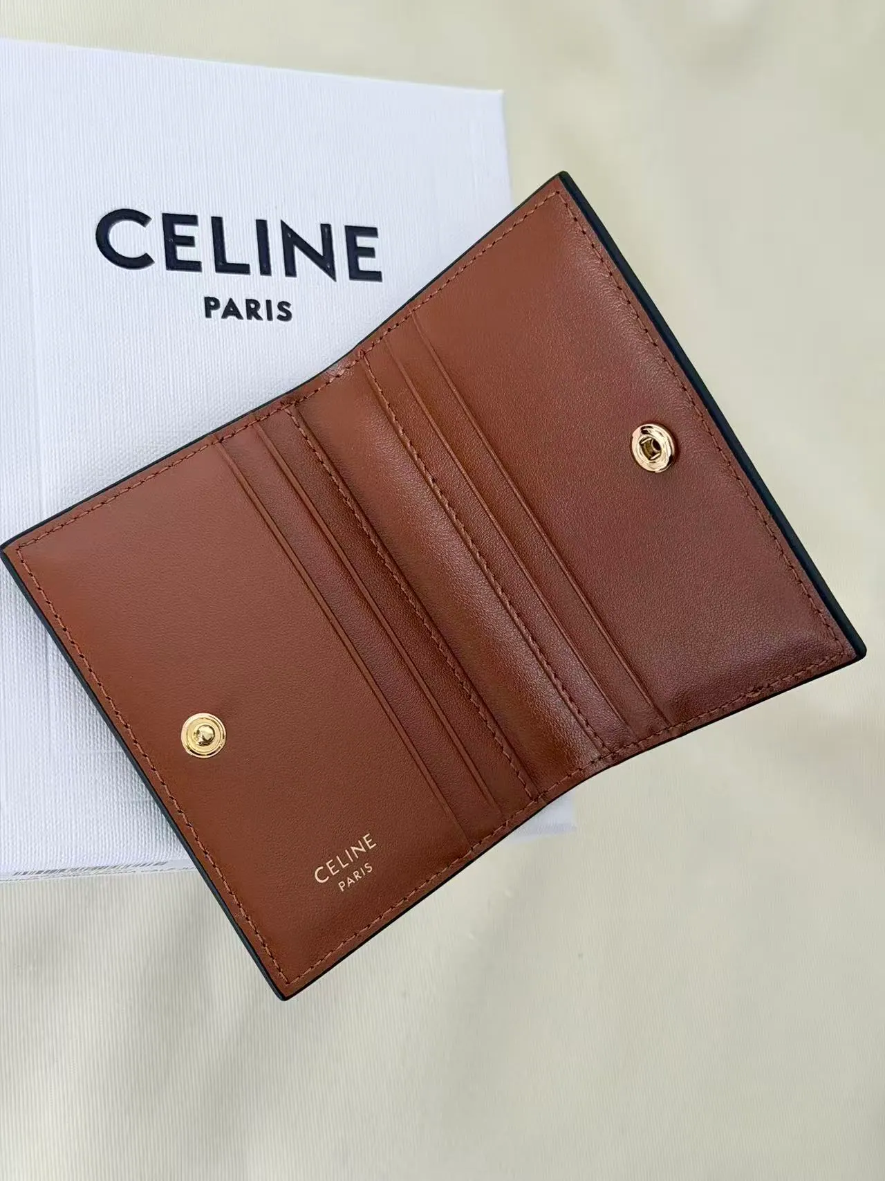 Celine 光面小牛皮 Triomphe 商务名片夹