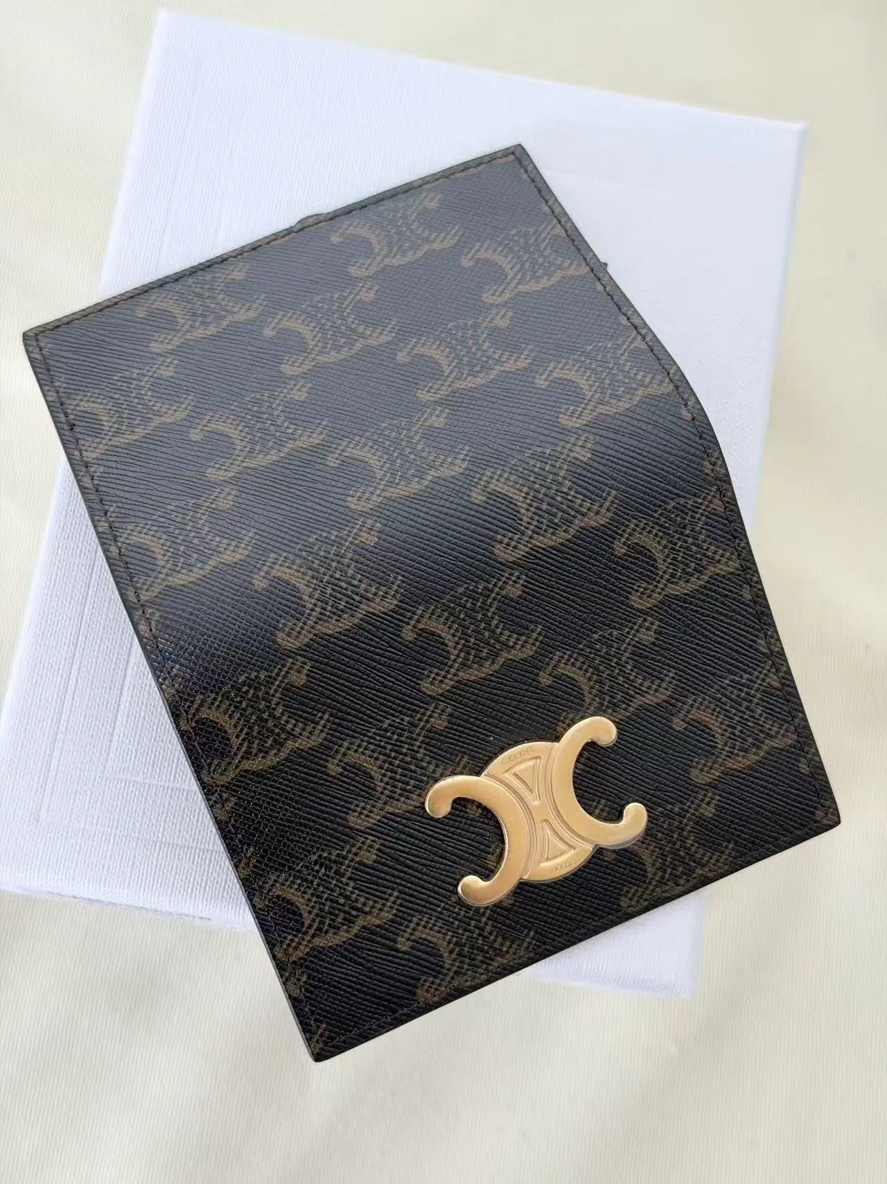 Celine 光面小牛皮 Triomphe 商务名片夹
