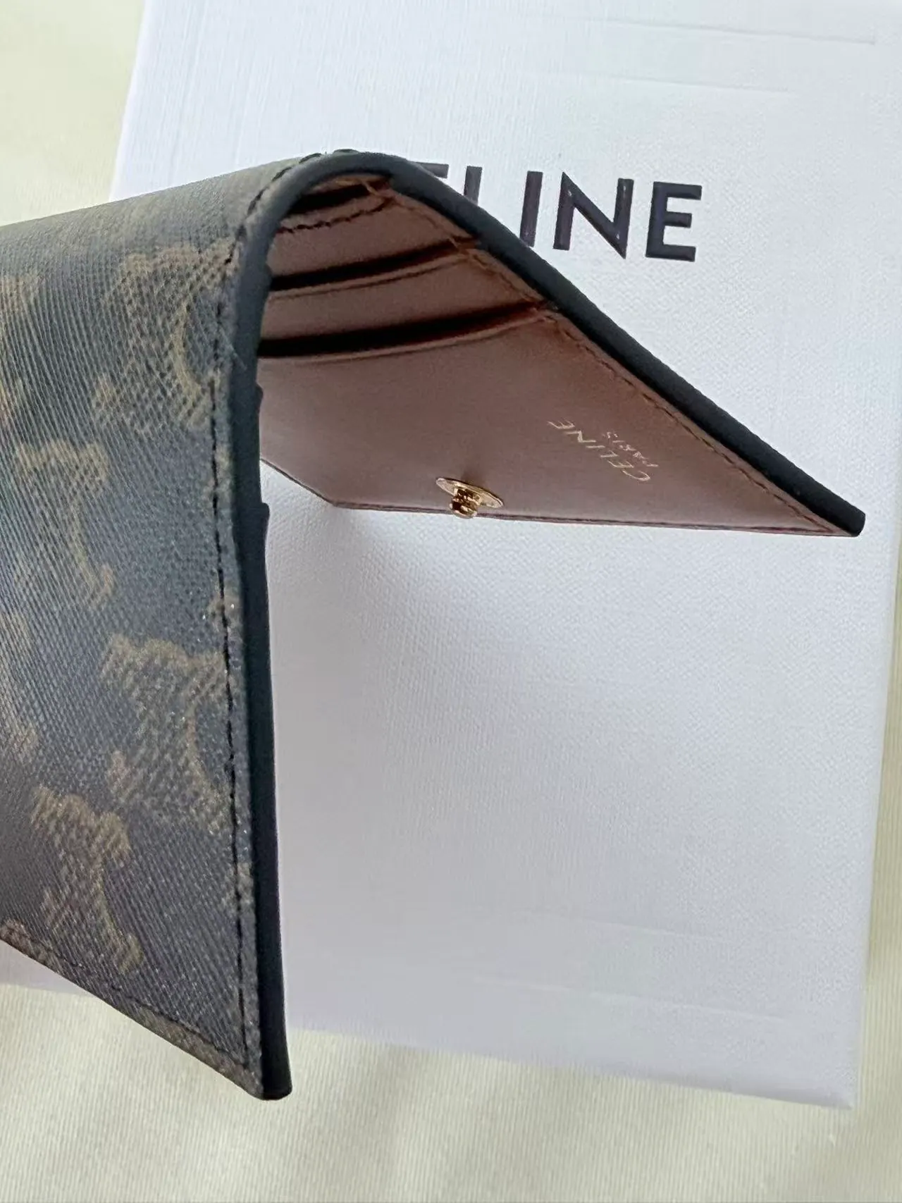 Celine 光面小牛皮 Triomphe 商务名片夹