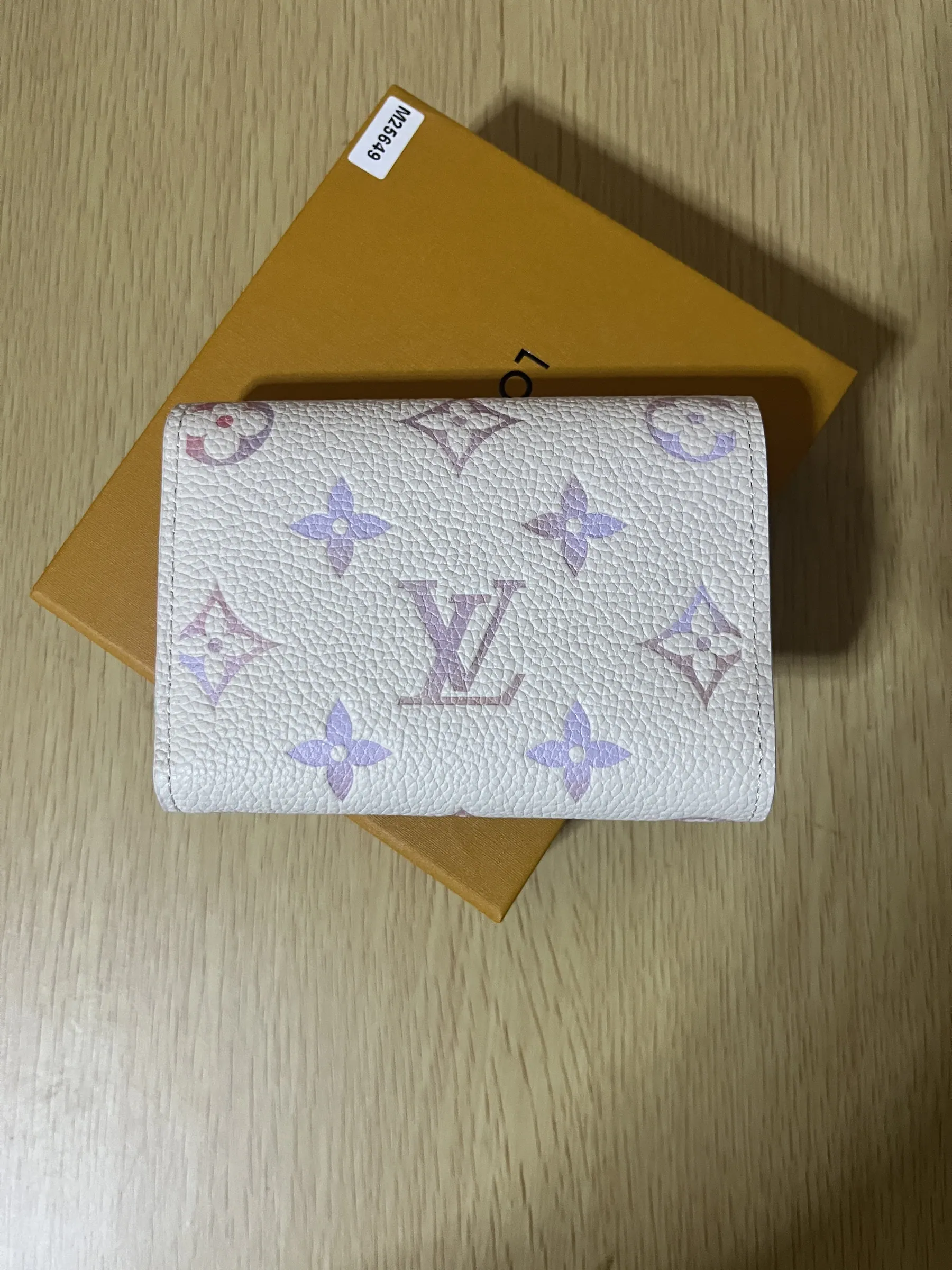 路易威登 女士短款钱包 Victorine 钱包 M25649