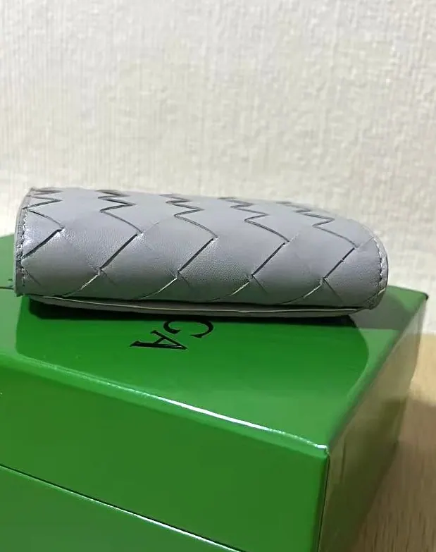 Bottega Veneta 皮革卡包 667141 11x7.5x2.5cm