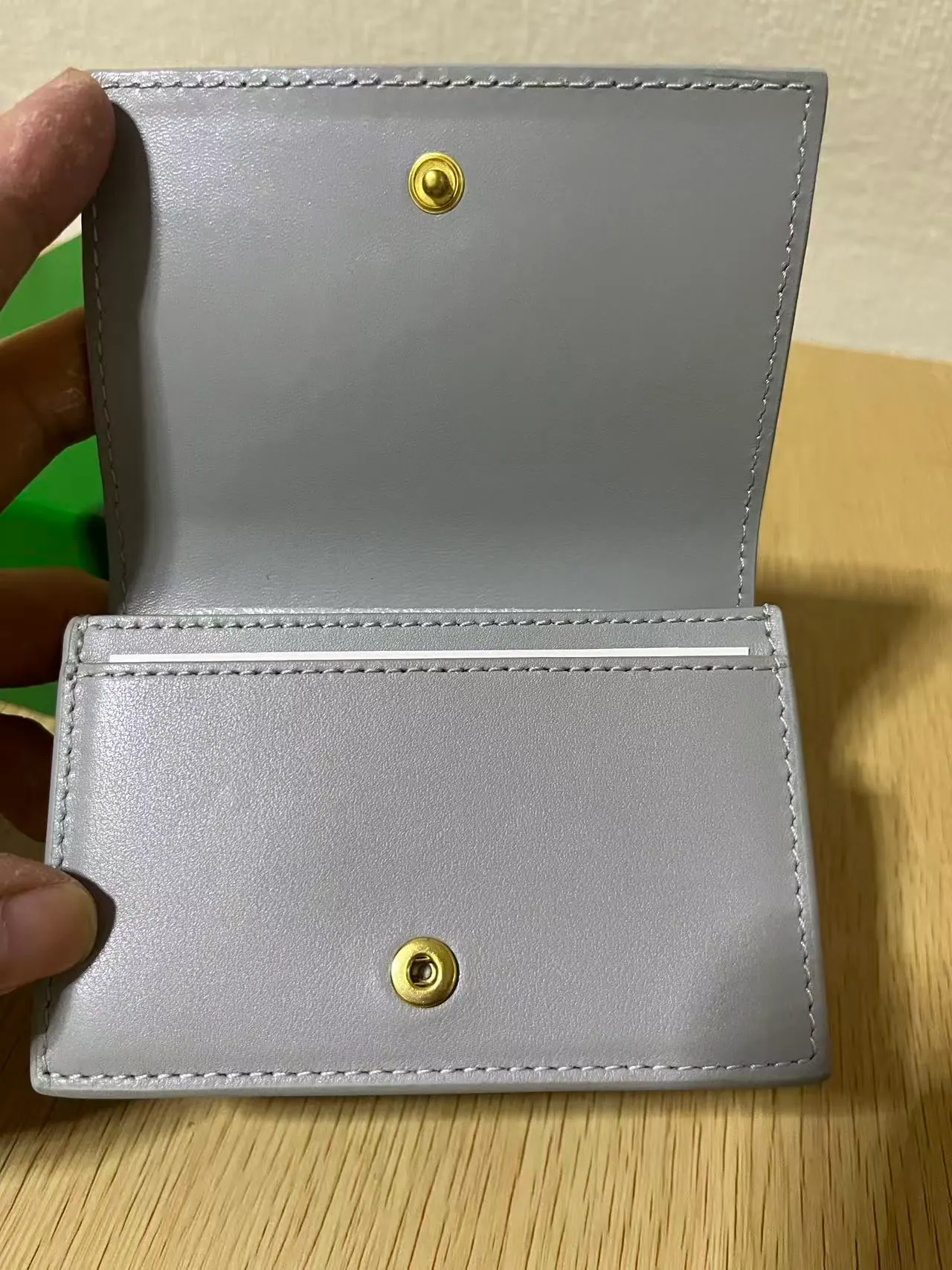 Bottega Veneta 皮革卡包 667141 11x7.5x2.5cm