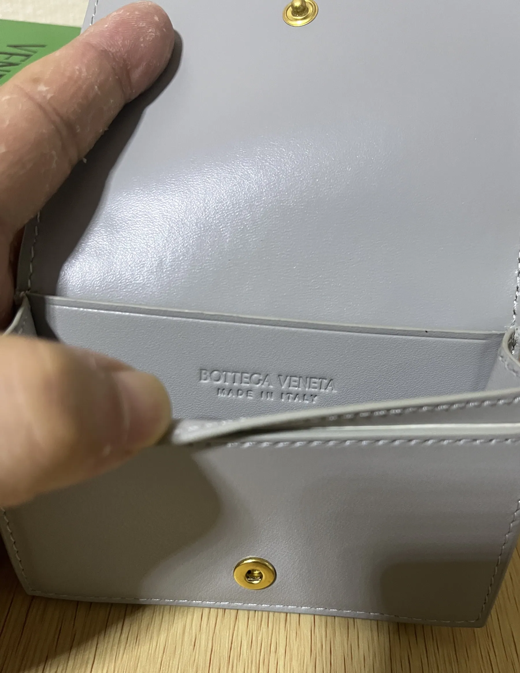 Bottega Veneta 皮革卡包 667141 11x7.5x2.5cm