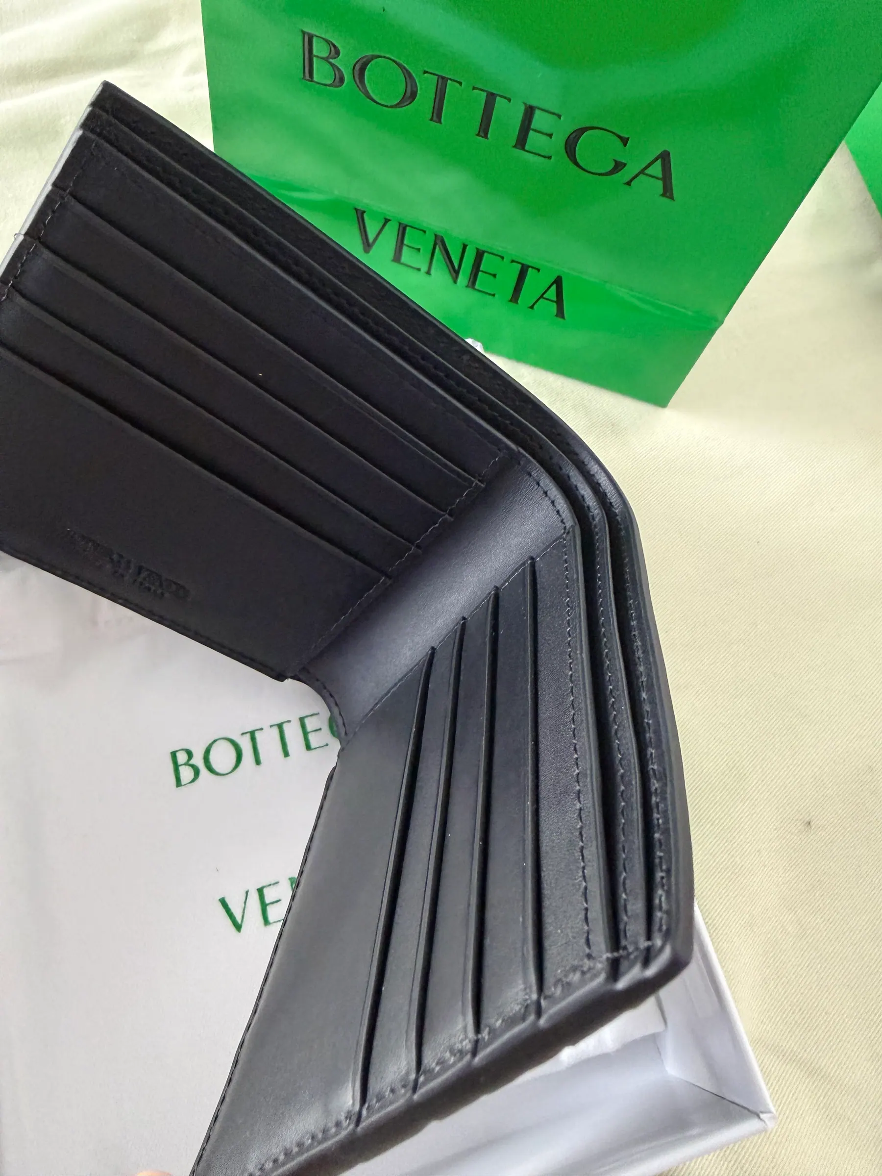 Bottega Veneta 编织翻盖钱包 605721 11*9.5*1cm