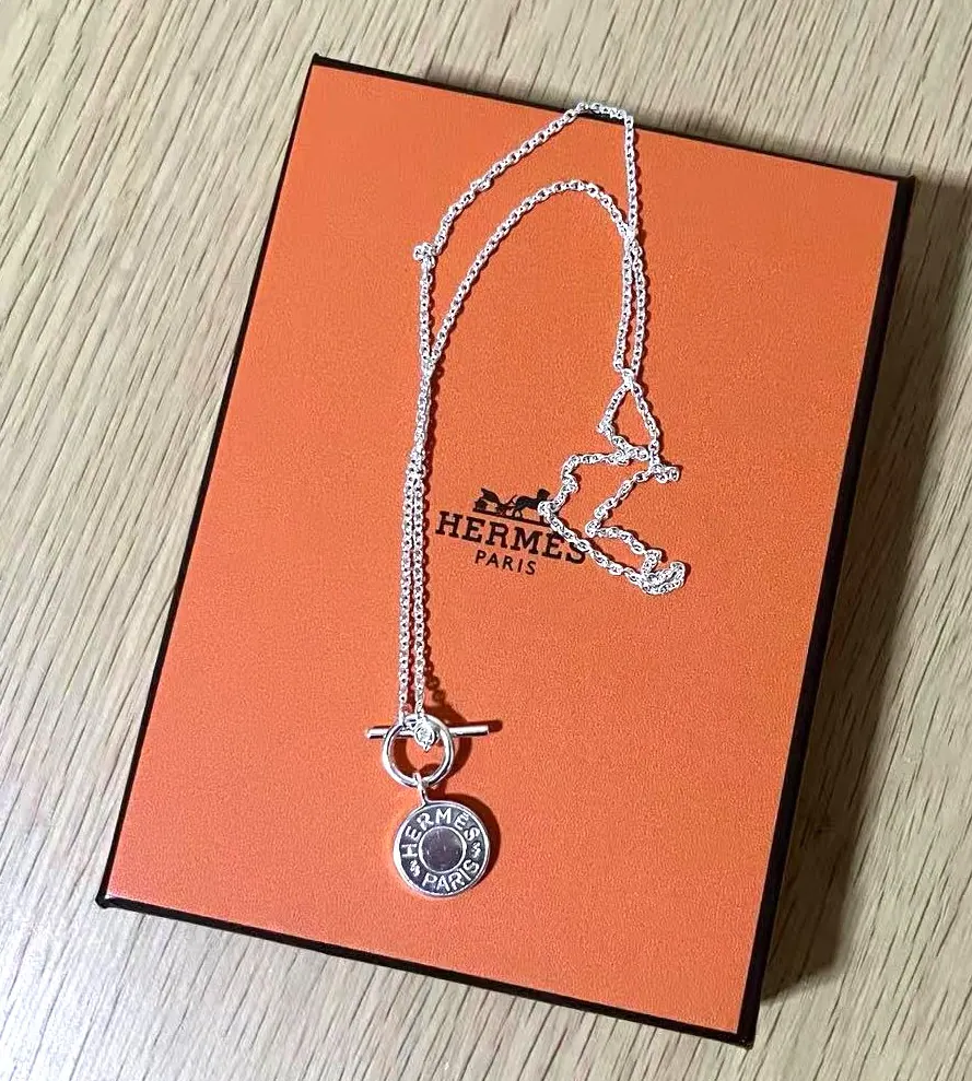 爱马仕 Amulettes 徽章银吊坠项链 50cm 925