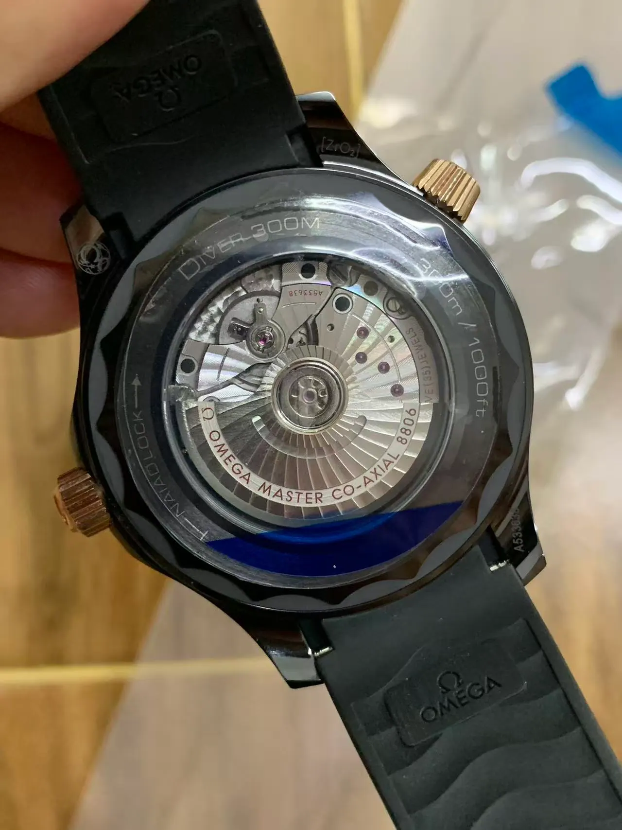 VS | 8806 机芯｜43.5mm l 欧米茄海马潜水300M 210.62.44.20.01.001