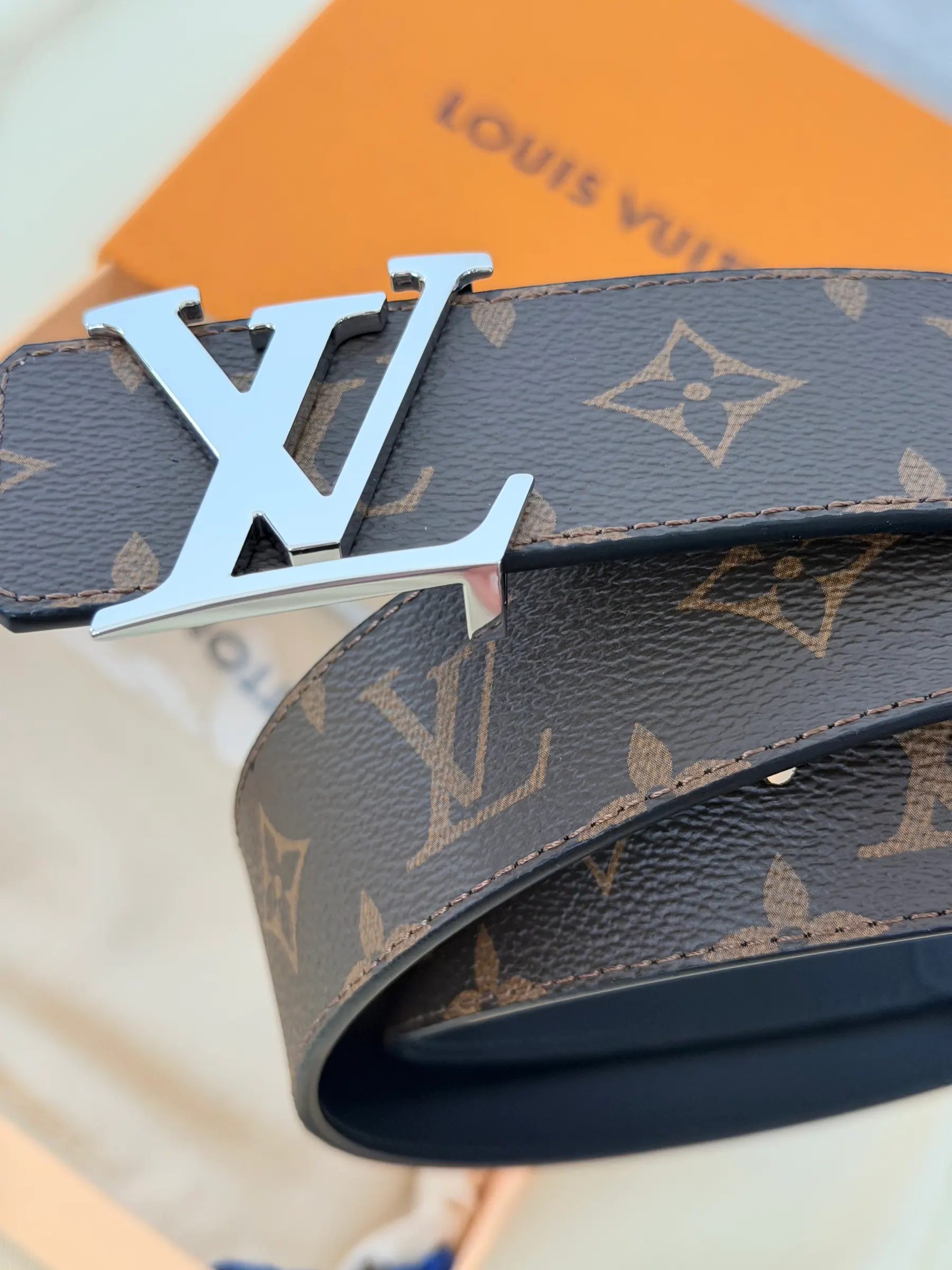 LV 腰带 M9043 40mm