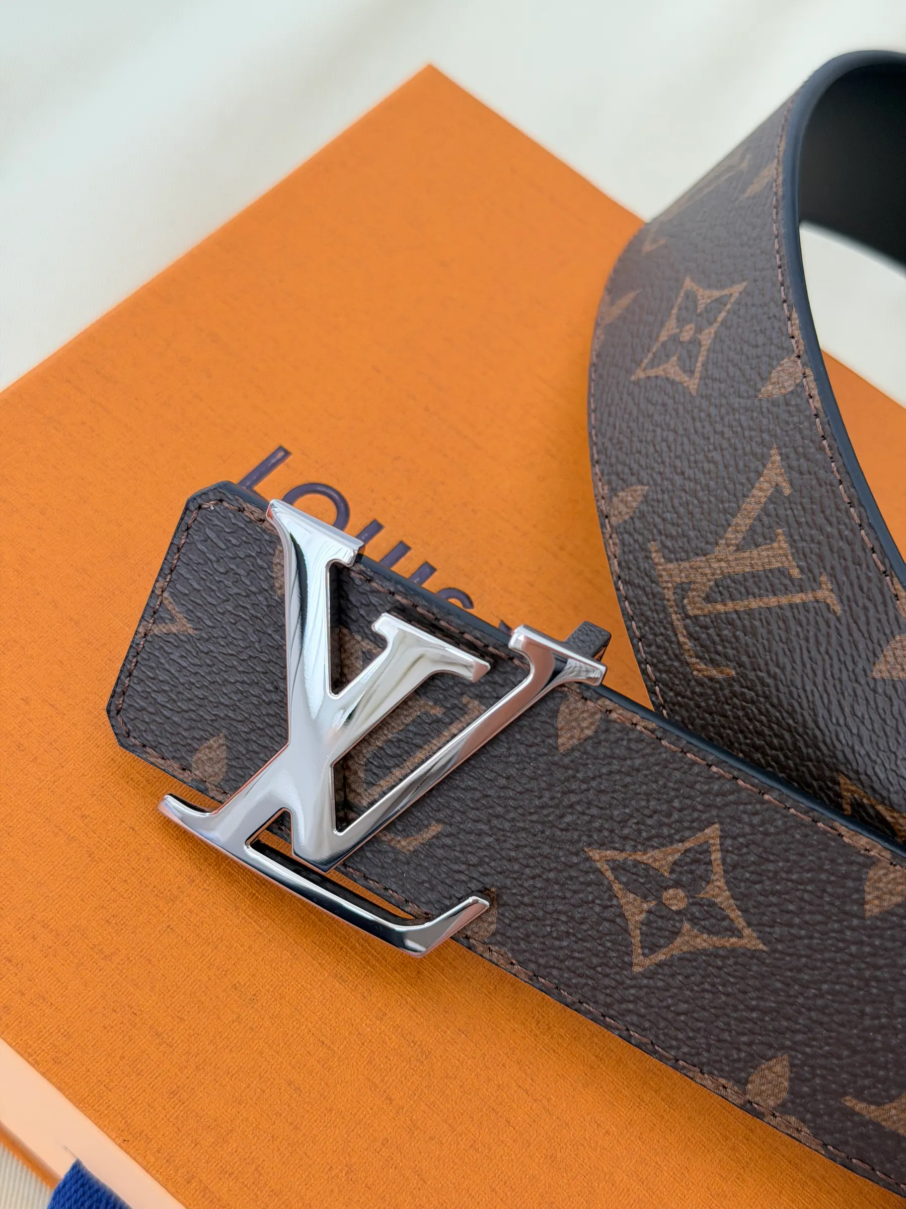 LV 腰带 M9043 40mm