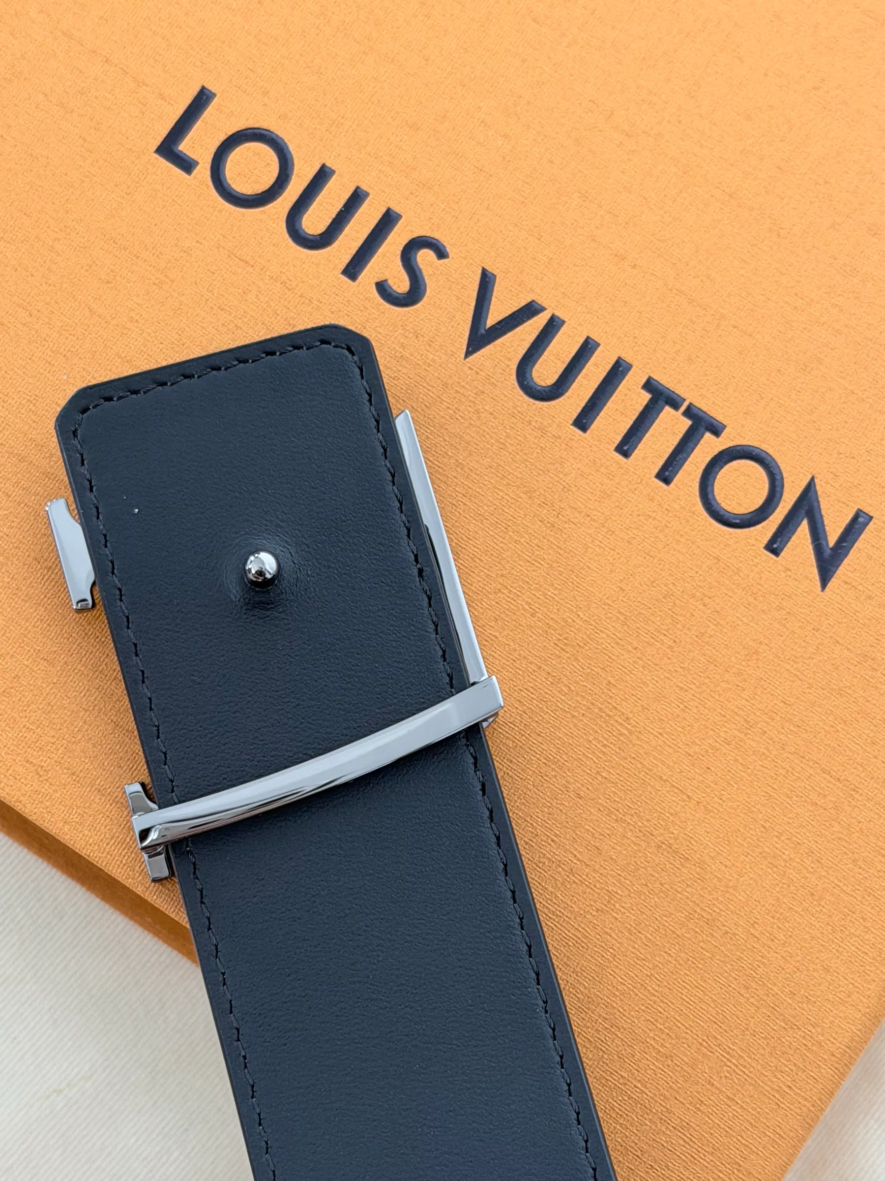 LV 腰带 M9043 40mm