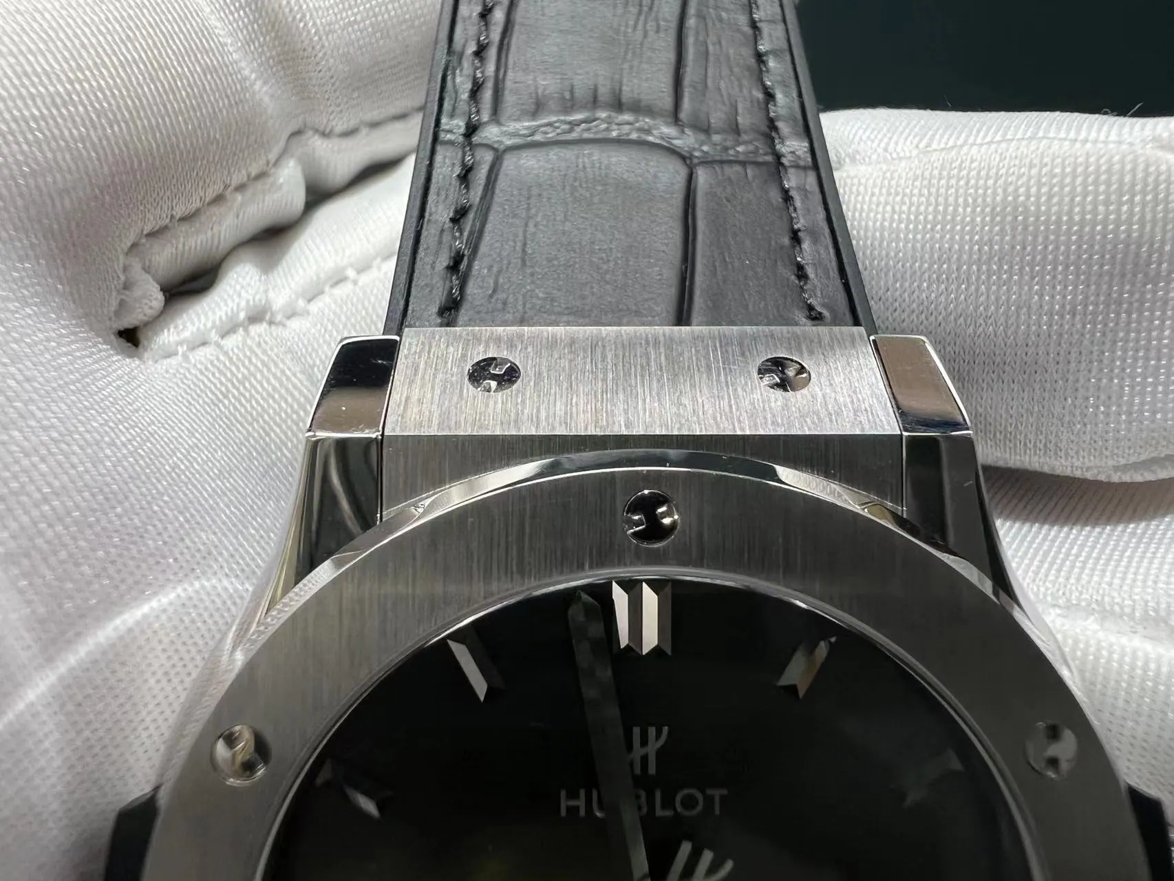 APS | Cal.HB1100 机芯｜42mm｜宇舶 classic fusion