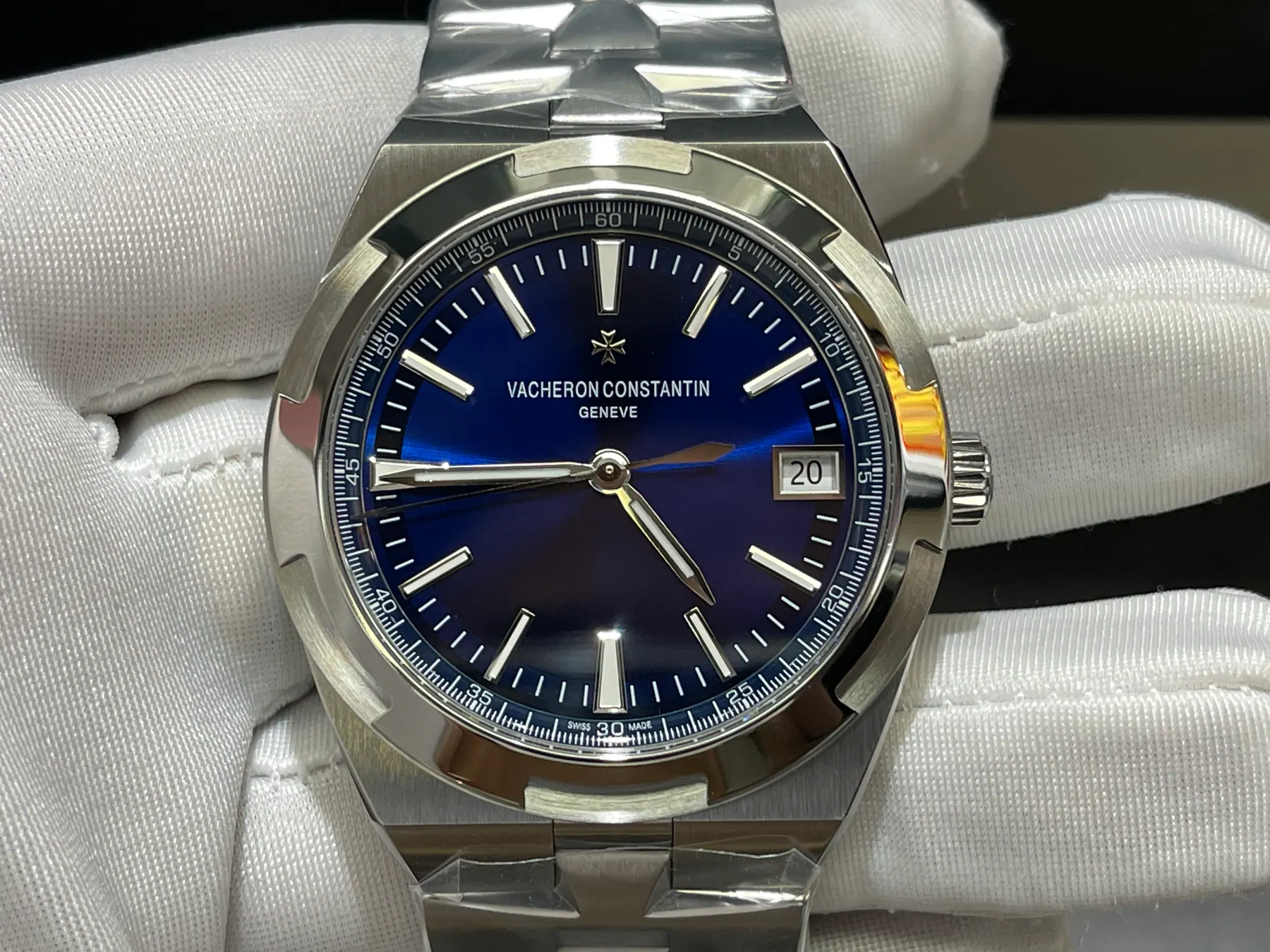 PPF｜Cal.5100机芯｜41mm｜江诗丹顿Overseas 4500V