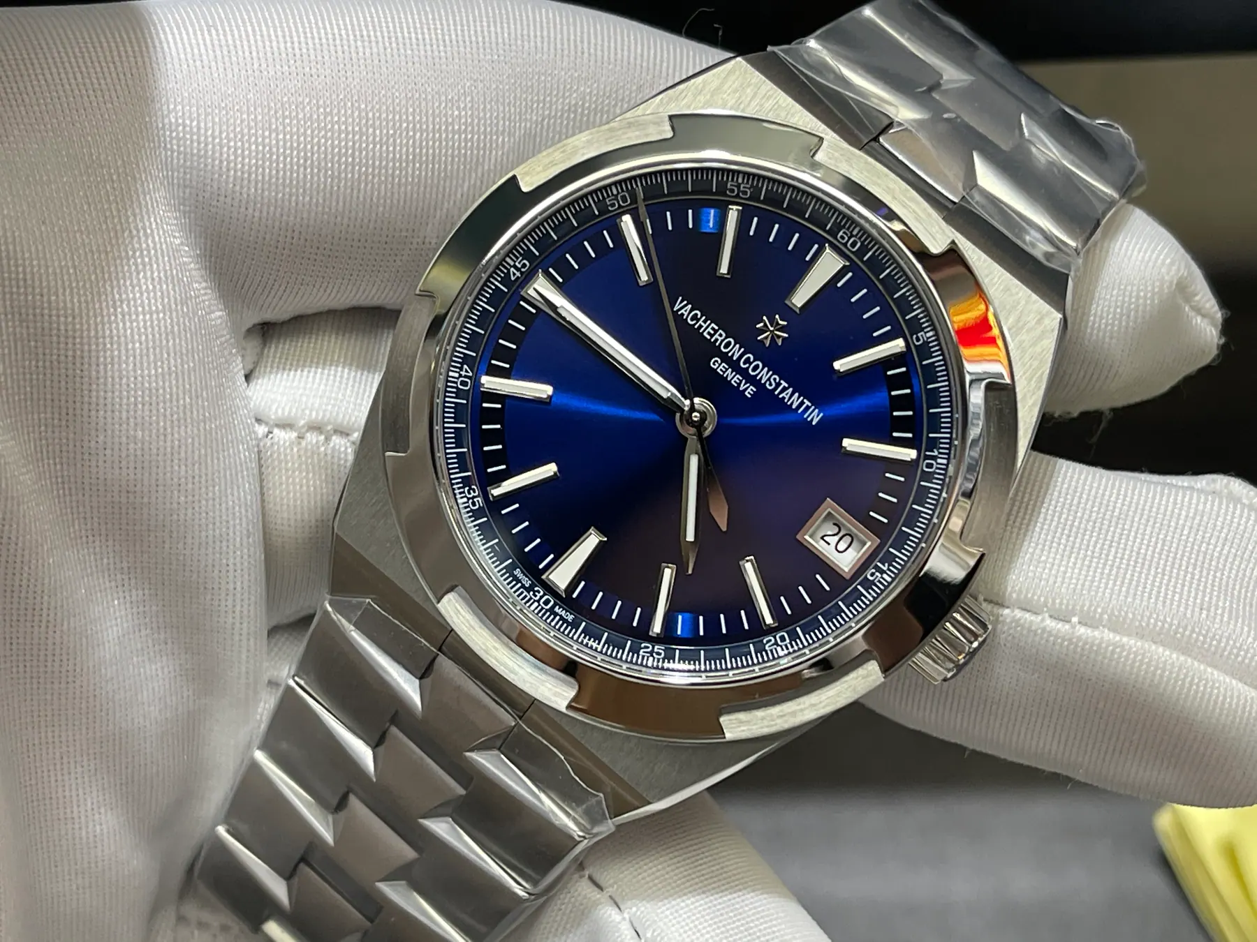 PPF｜Cal.5100机芯｜41mm｜江诗丹顿Overseas 4500V