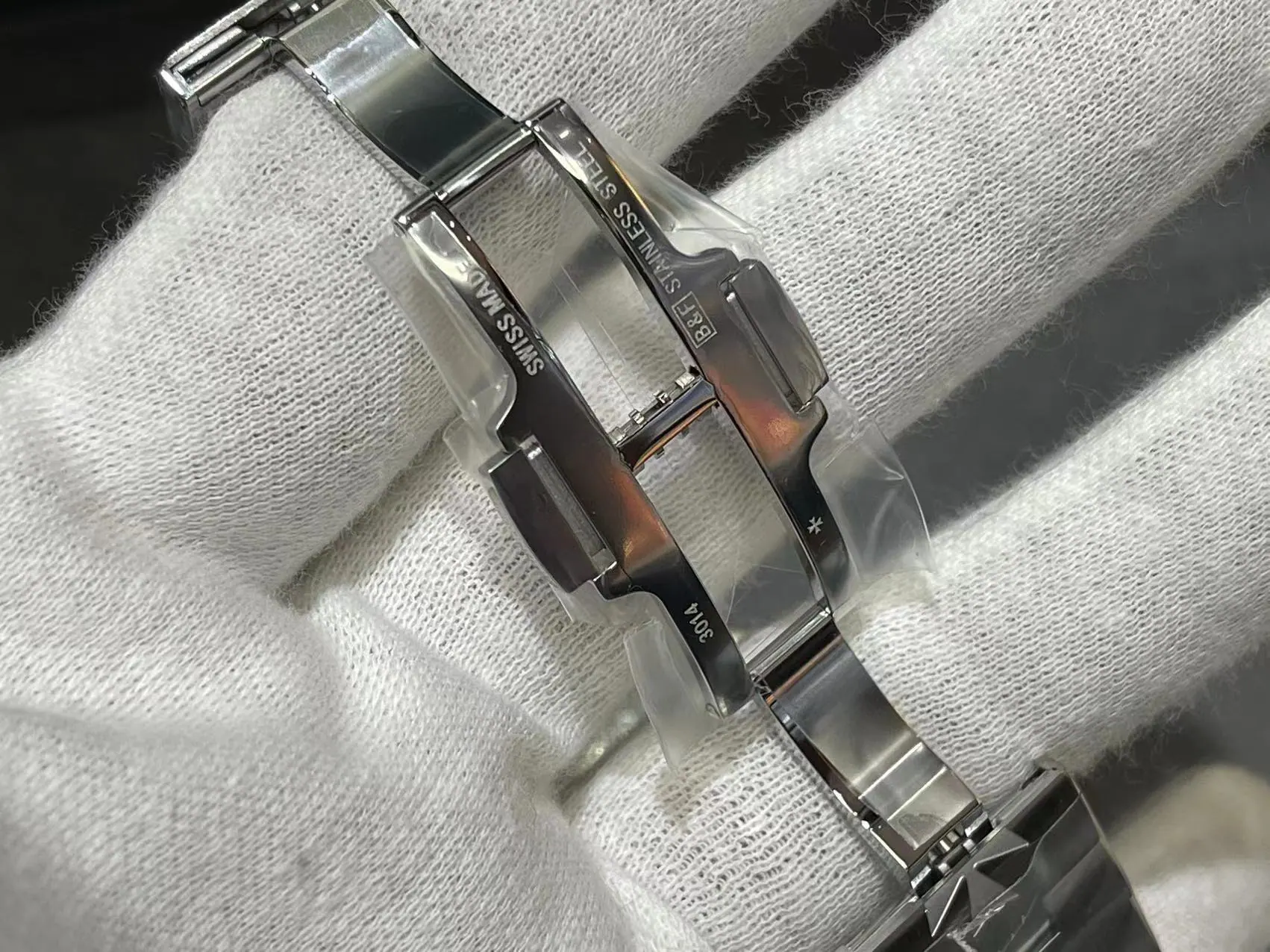 PPF｜Cal.5100机芯｜41mm｜江诗丹顿Overseas 4500V