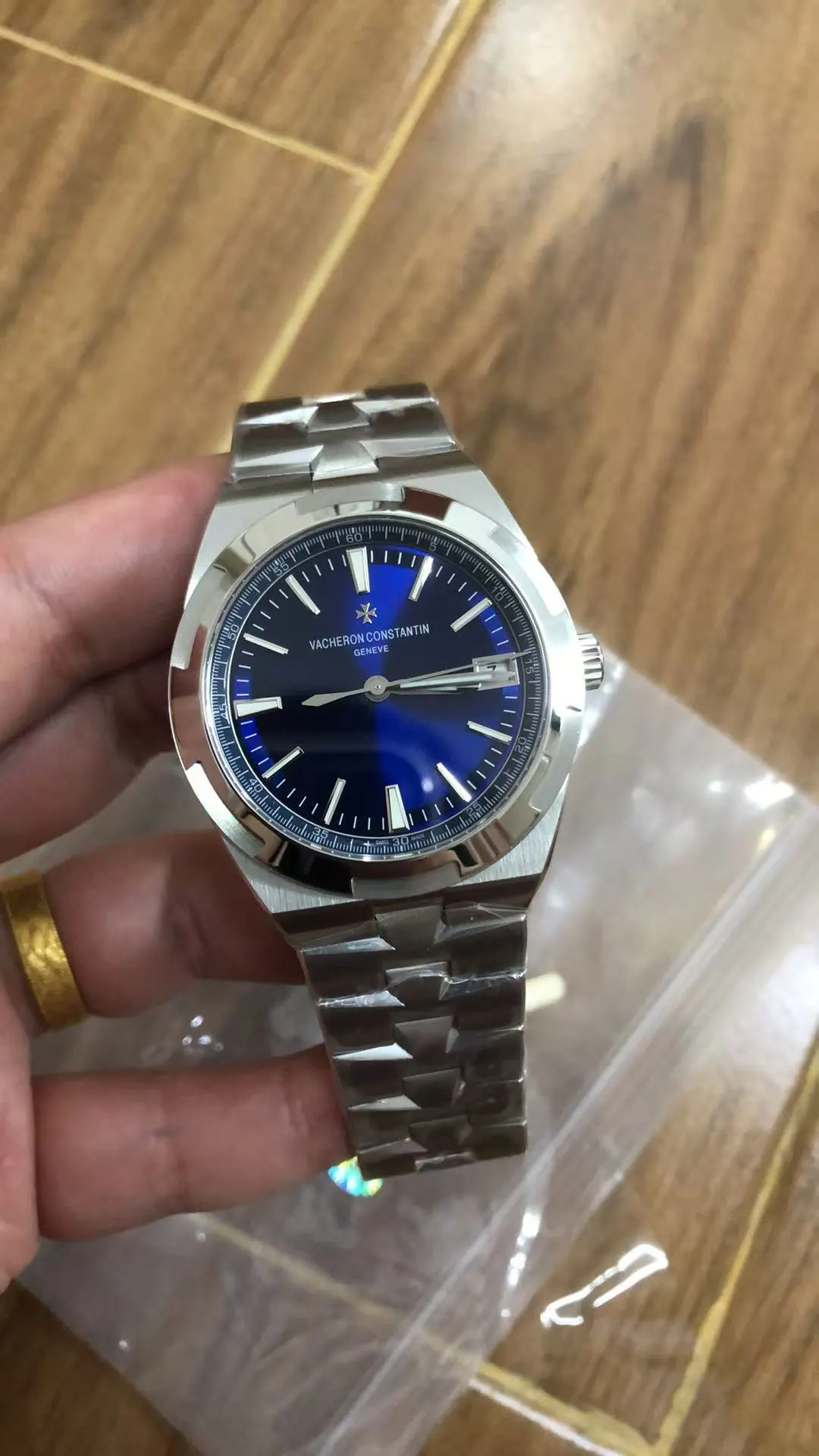 PPF｜Cal.5100机芯｜41mm｜江诗丹顿Overseas 4500V