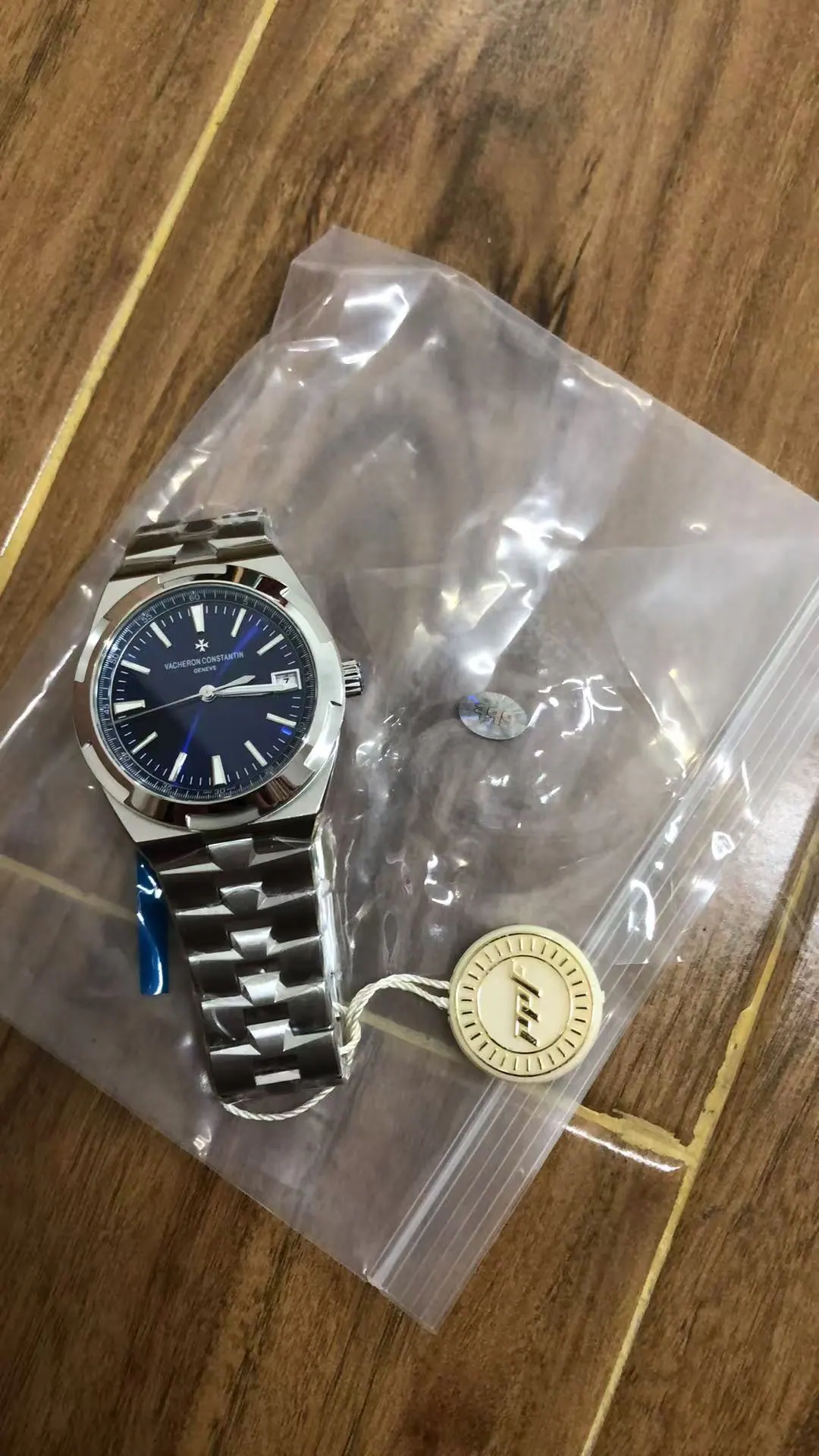 PPF｜Cal.5100机芯｜41mm｜江诗丹顿Overseas 4500V