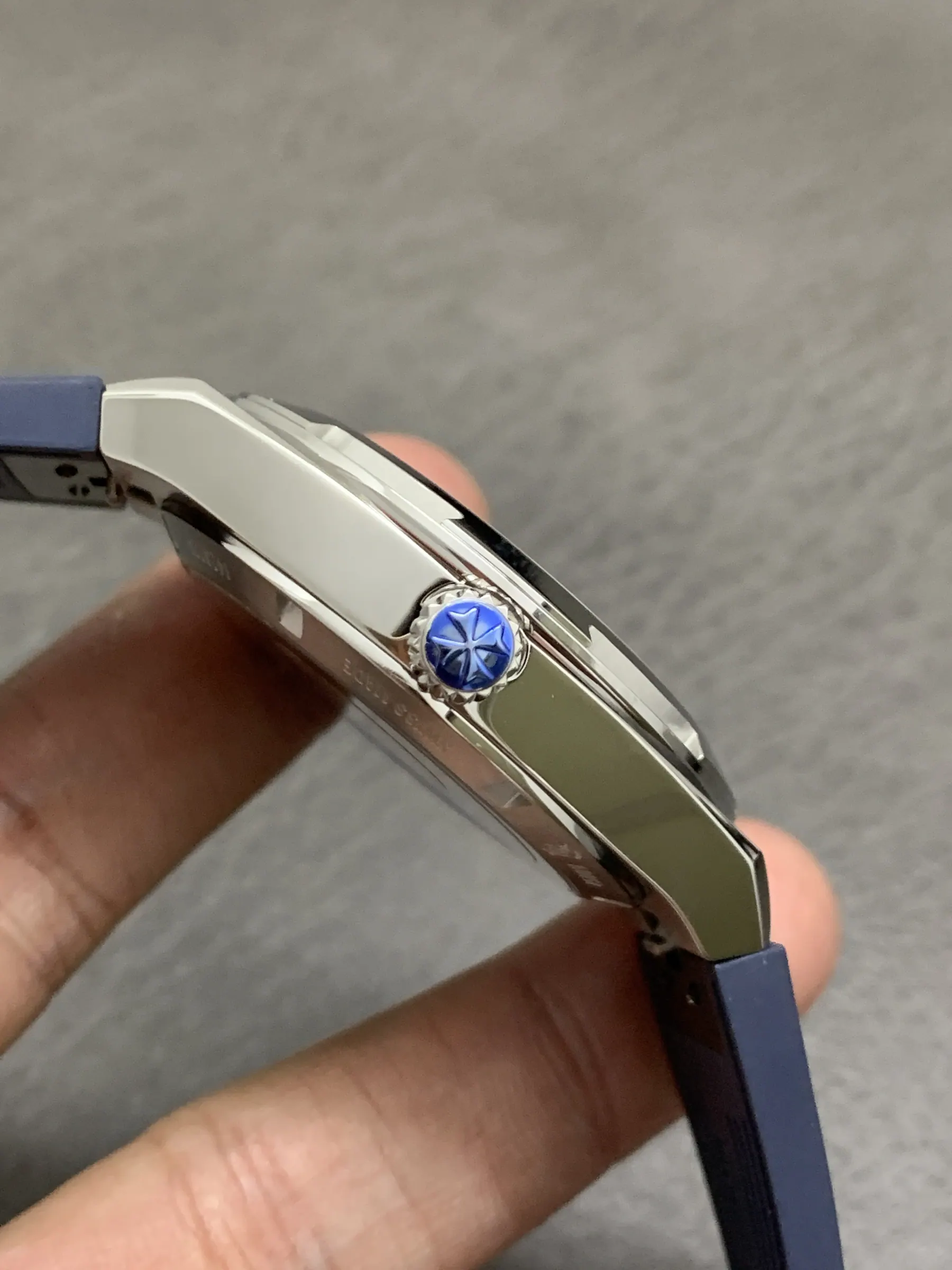PPF｜Cal.5100机芯｜41mm｜江诗丹顿Overseas 4500V