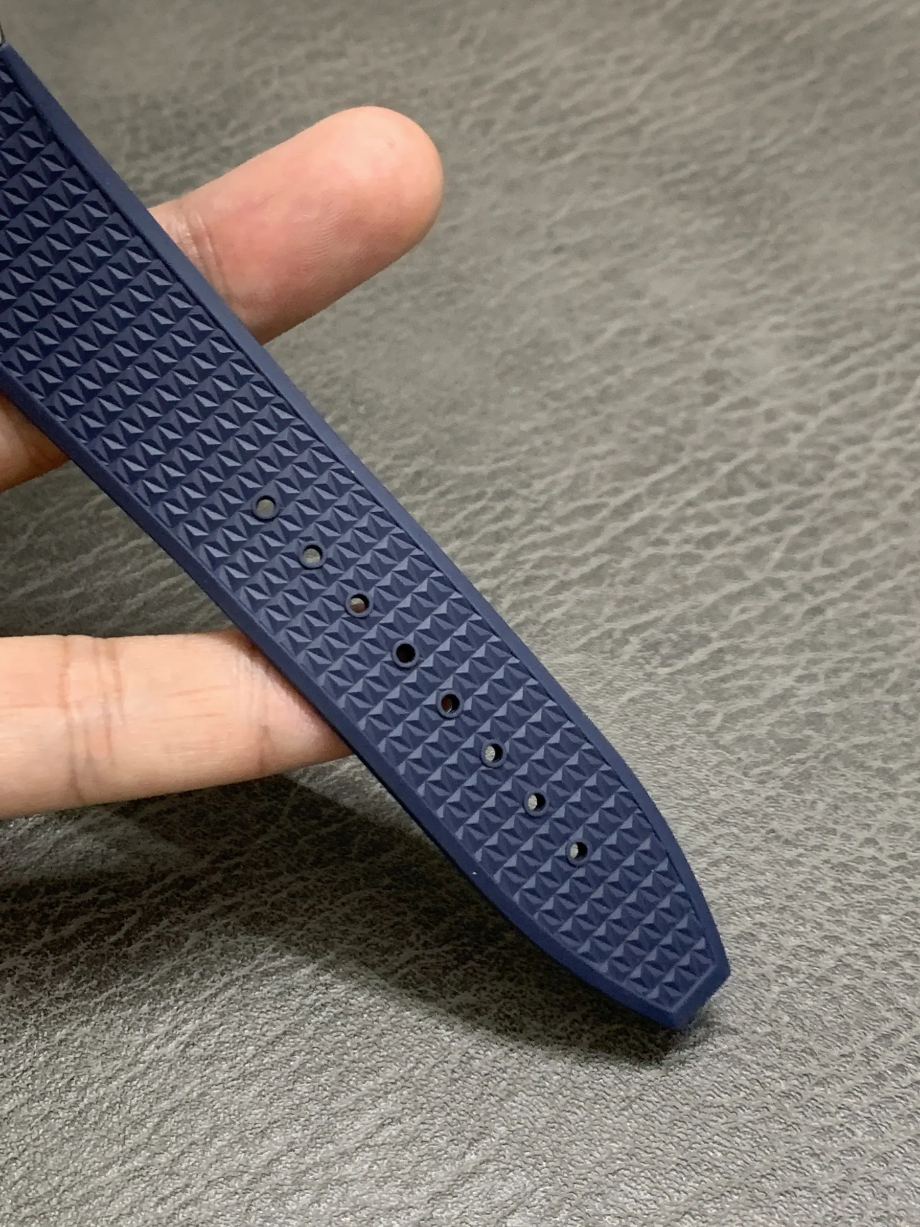 PPF｜Cal.5100机芯｜41mm｜江诗丹顿Overseas 4500V