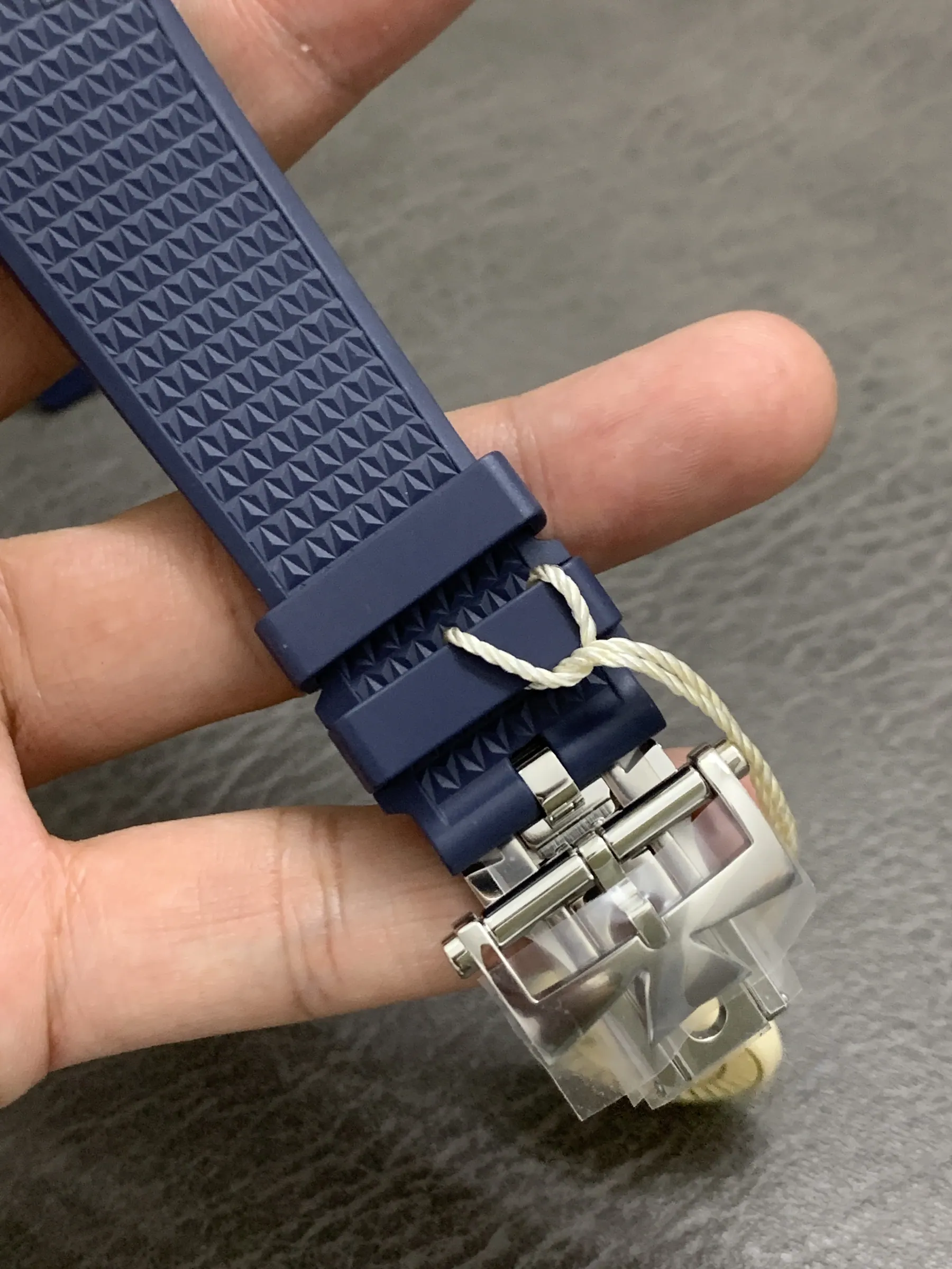 PPF｜Cal.5100机芯｜41mm｜江诗丹顿Overseas 4500V