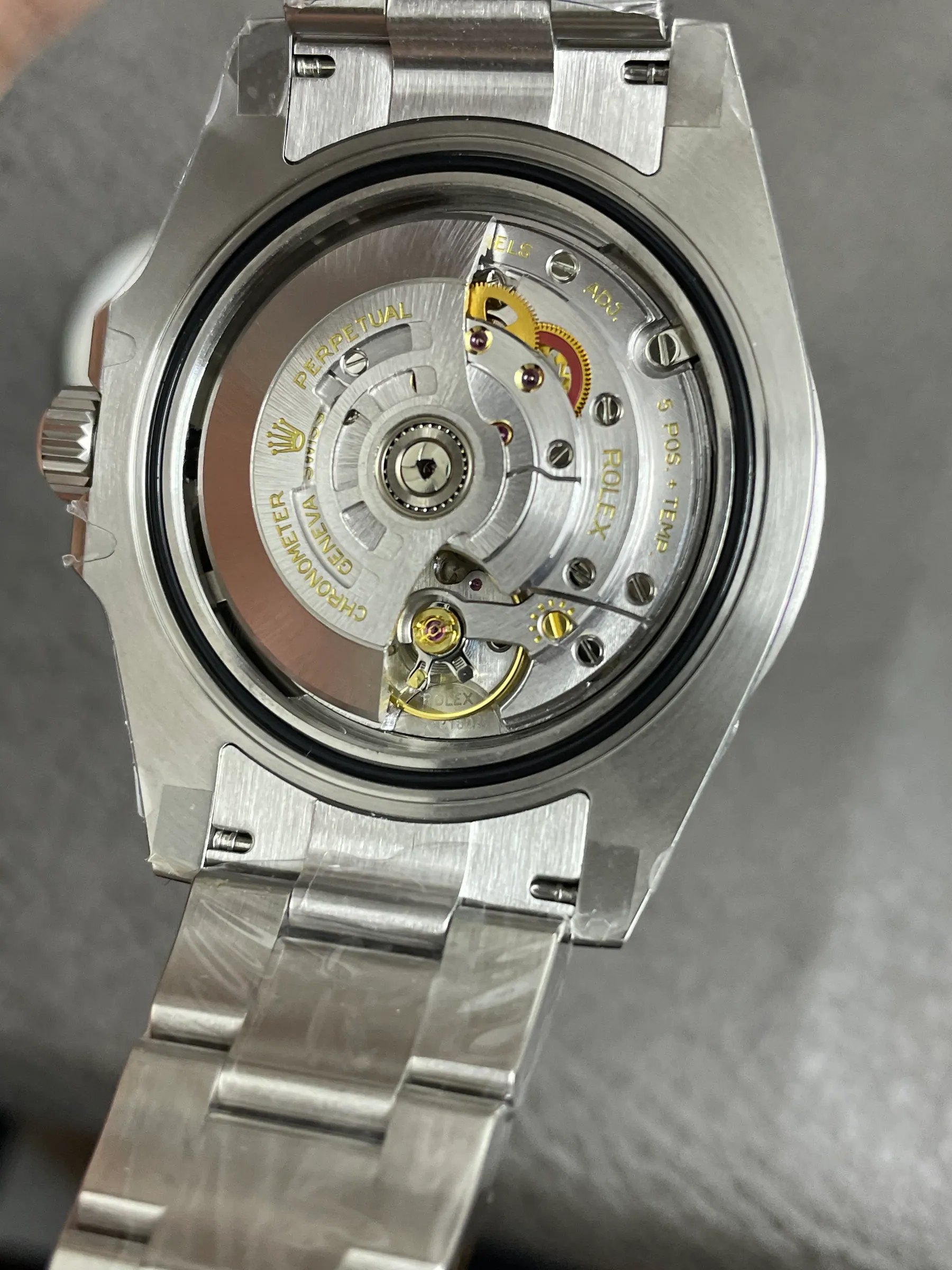 VS | 3235机芯｜41mm l 劳力士潜航者型 126610LV